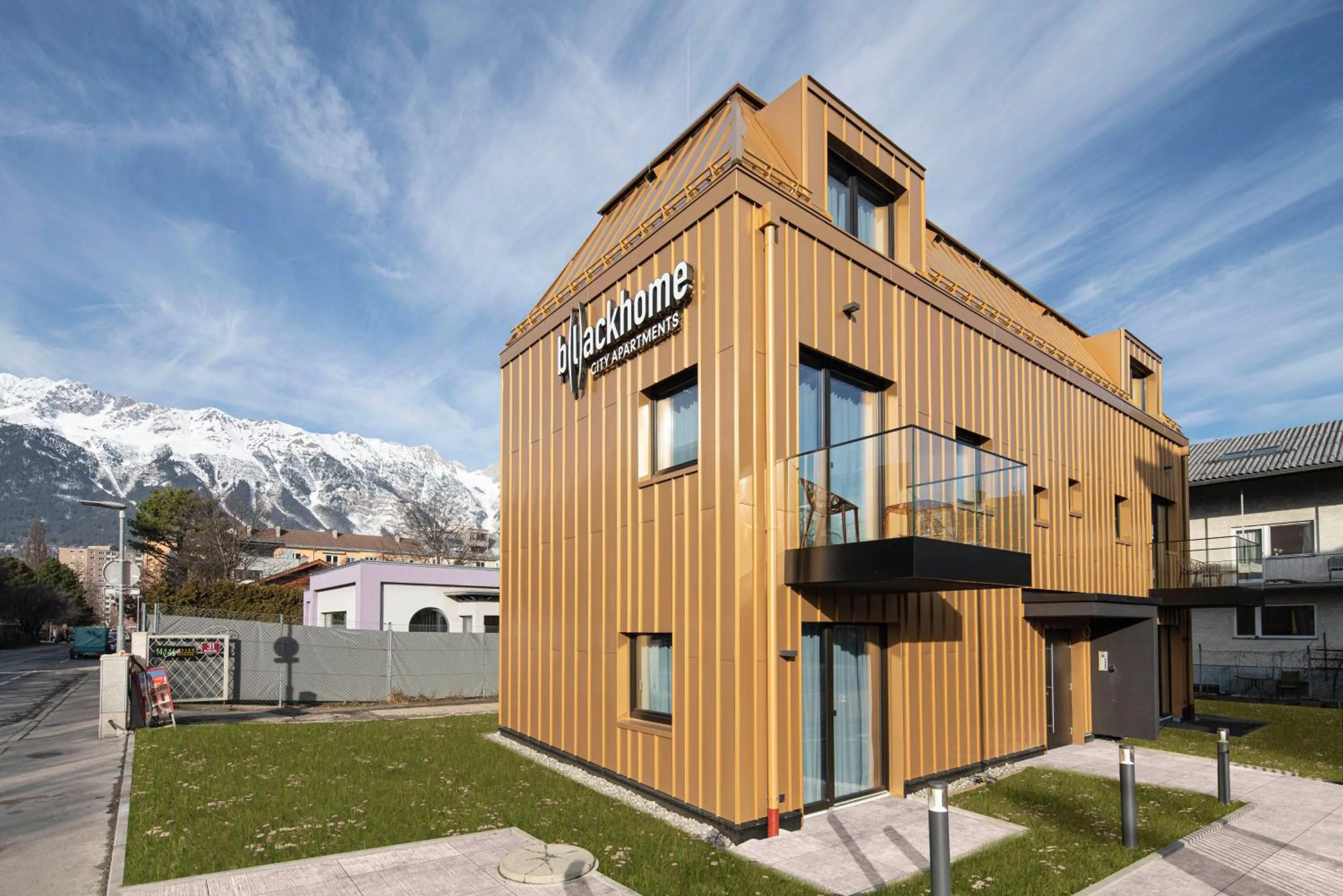Property building in Blackhome Innsbruck City East I contactless check-in