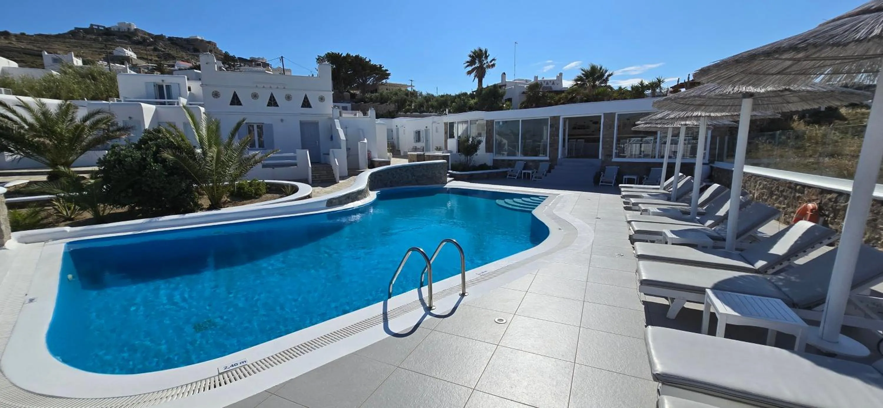 Property building in Casa Bianca