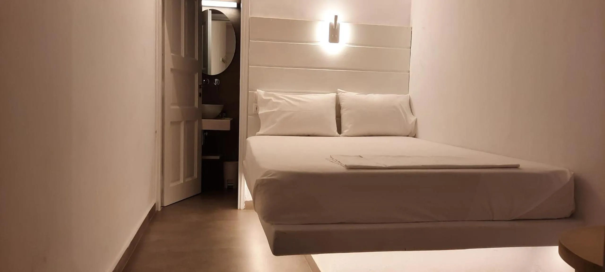Photo of the whole room, Bed in Casa Bianca