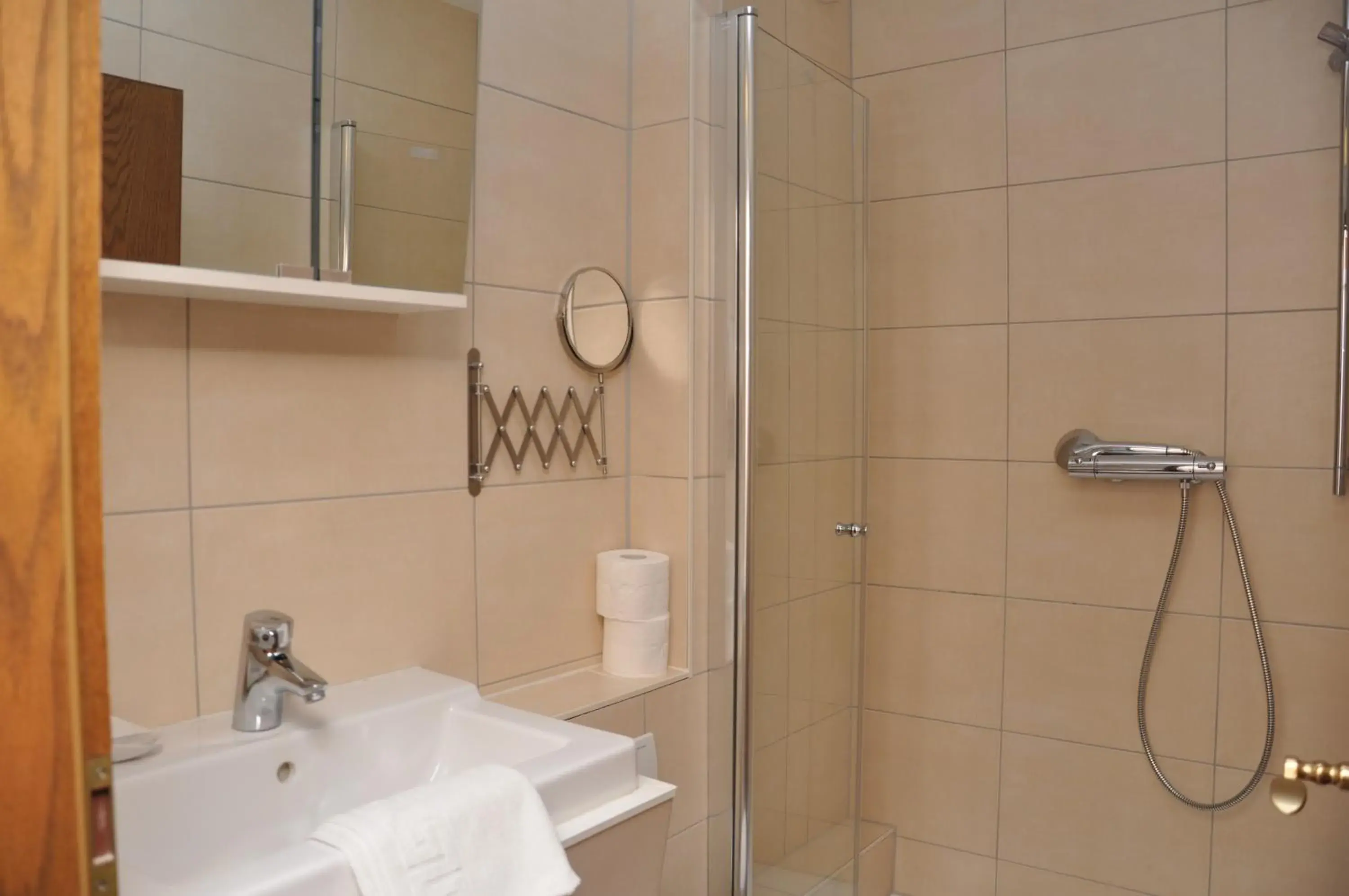 Single Room with Balcony in Hotel Jägerklause Single Room with Balcony in Hotel Jägerklause