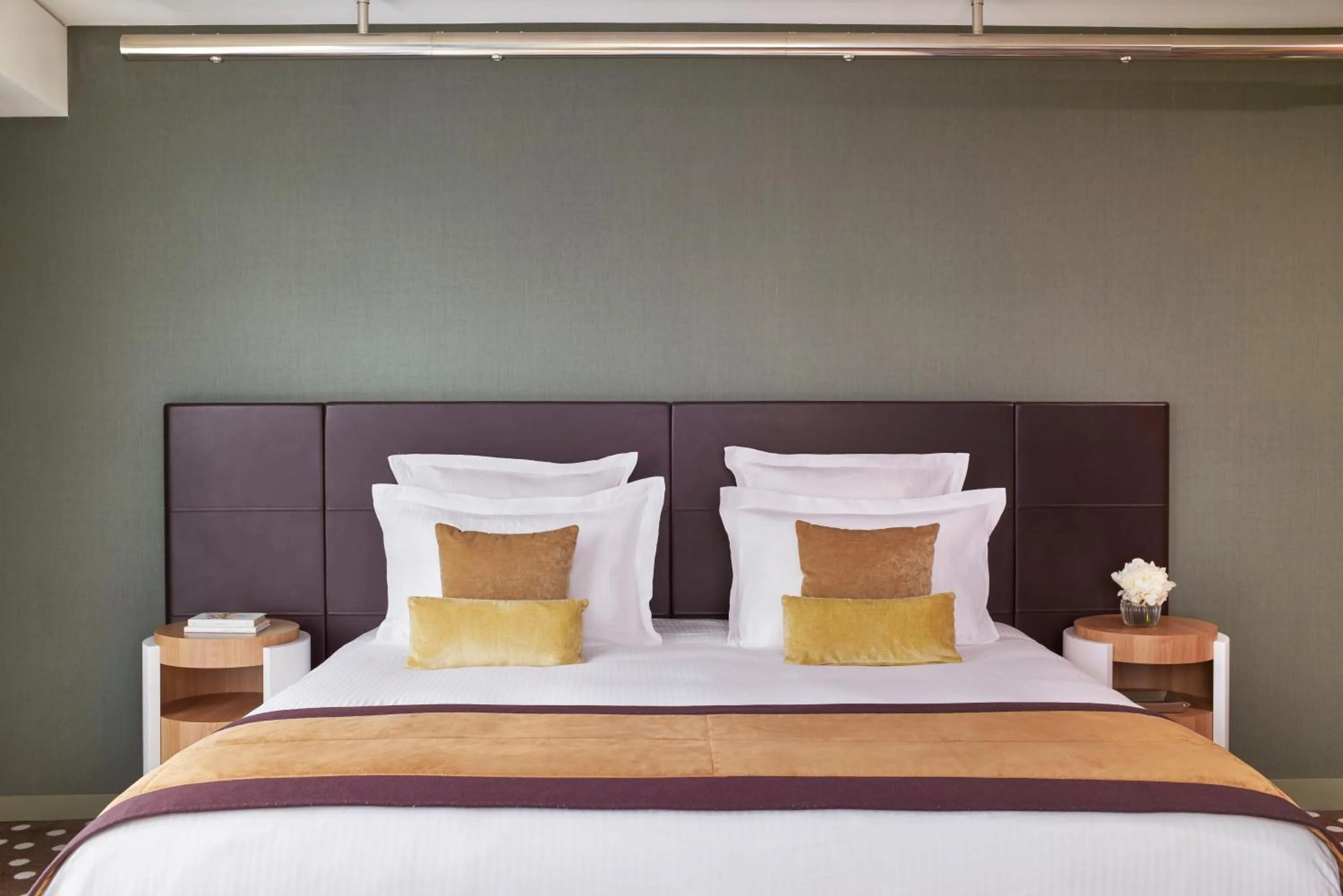 Bedroom, Bed in Hôtel Barrière Lille