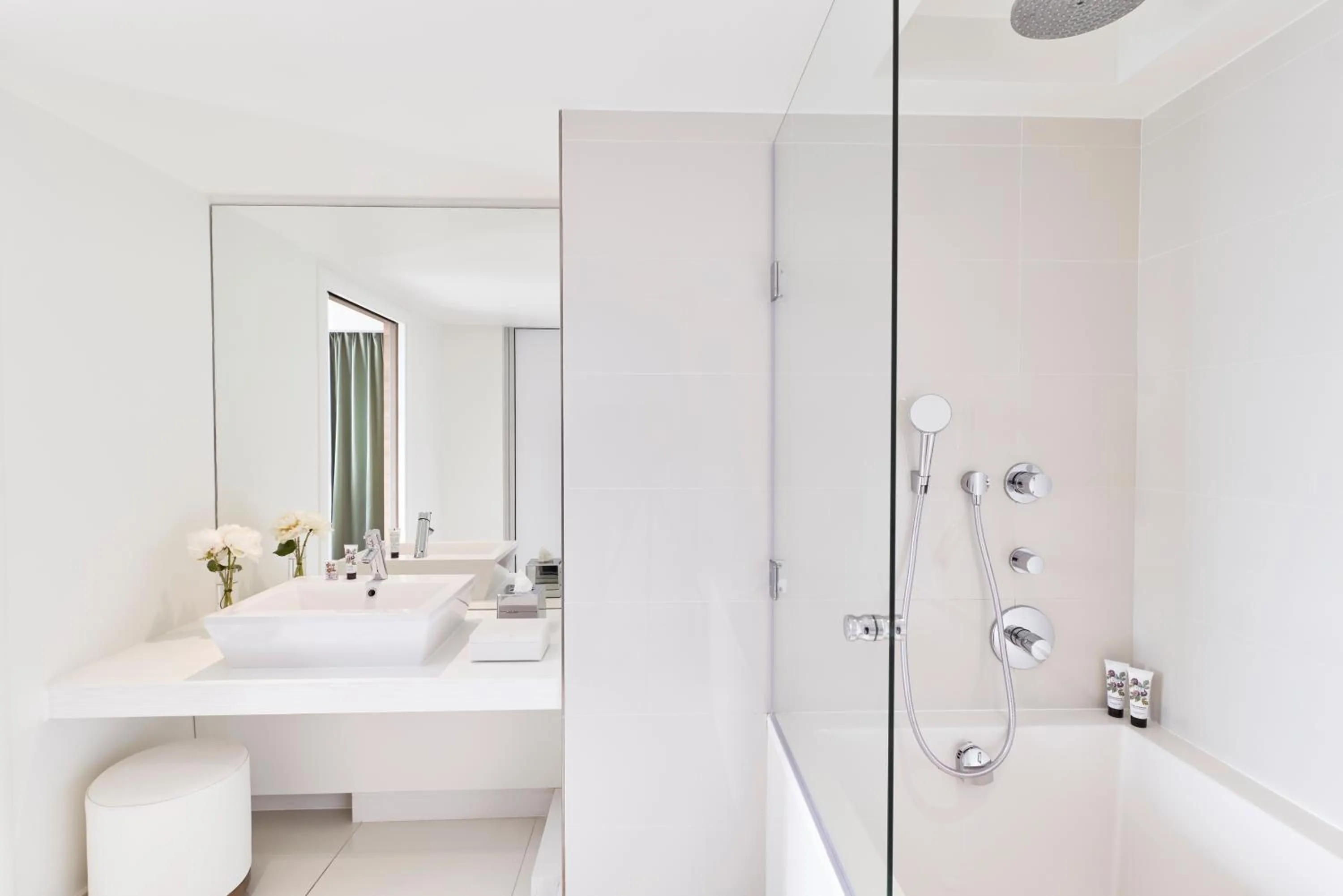 Bathroom in Hôtel Barrière Lille