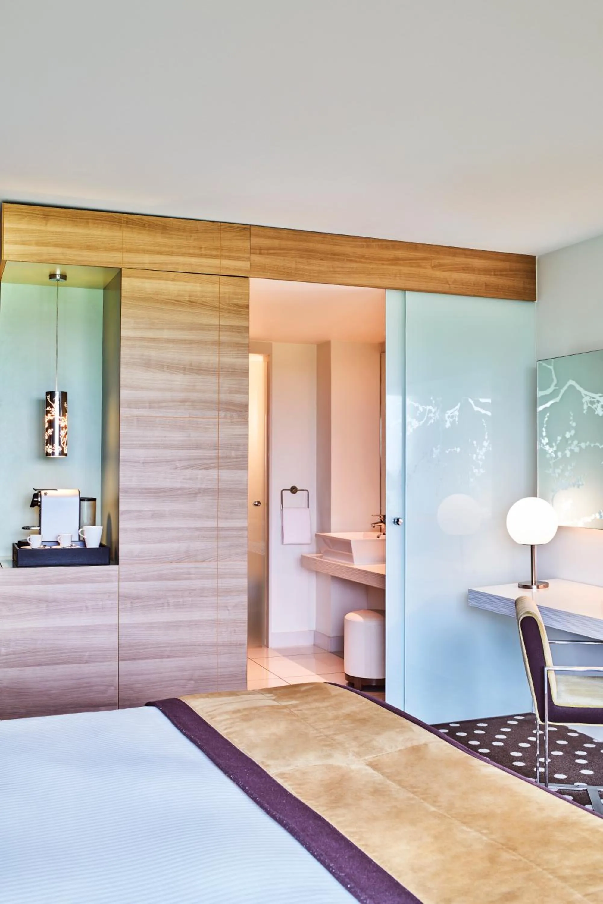 Bedroom, Bed in Hôtel Barrière Lille