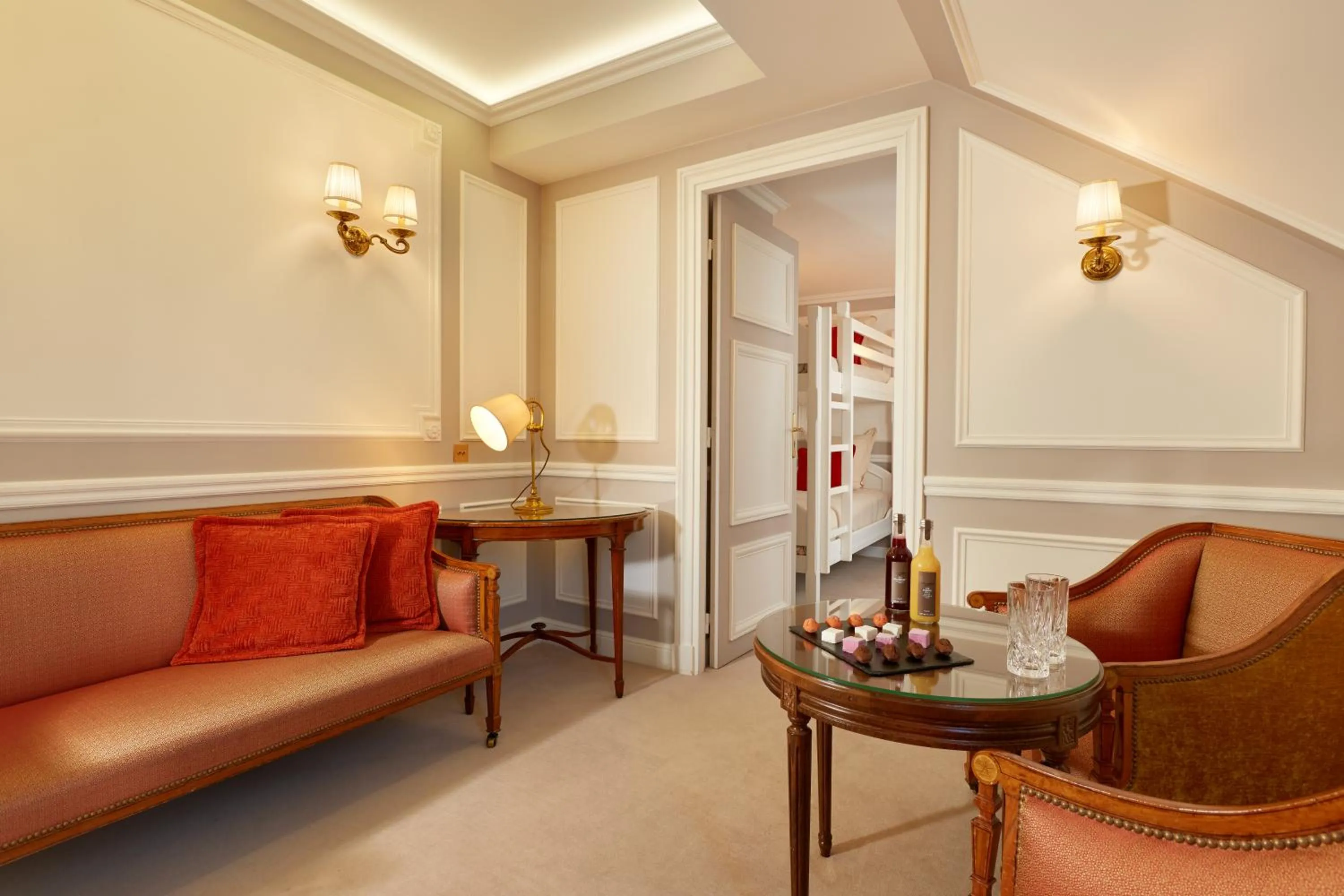 Living room in Hôtel Regina Louvre