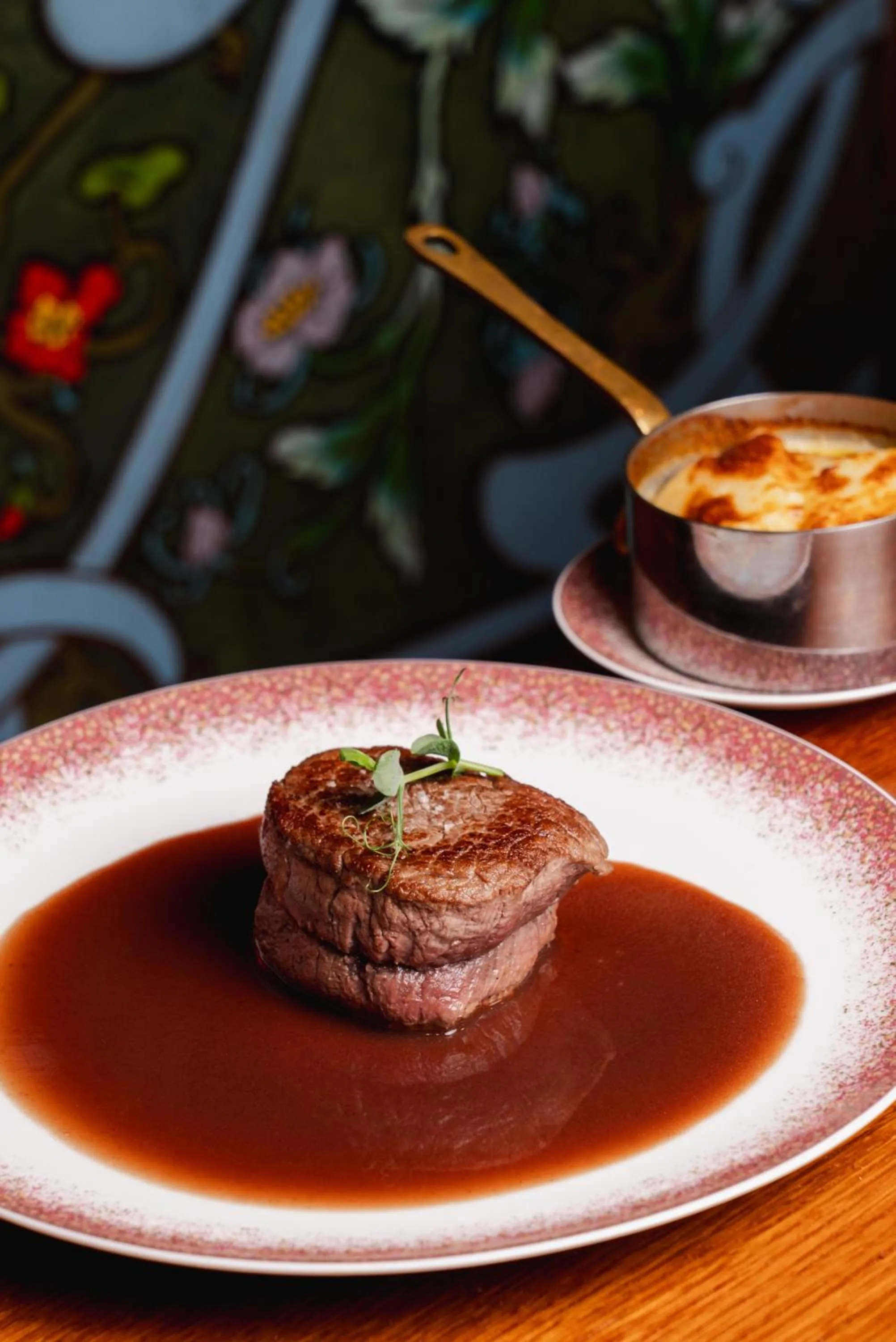 Restaurant/places to eat in Hôtel Regina Louvre