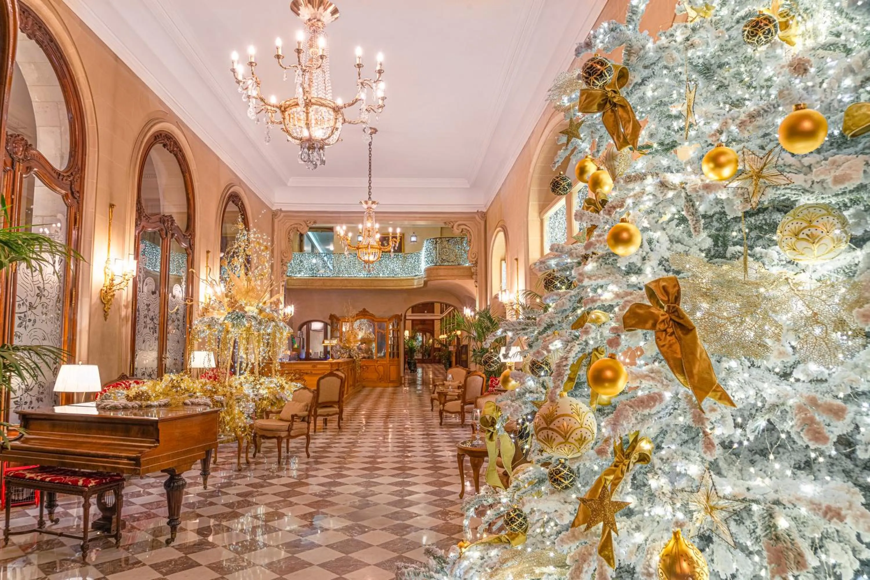 Lobby or reception in Hôtel Regina Louvre