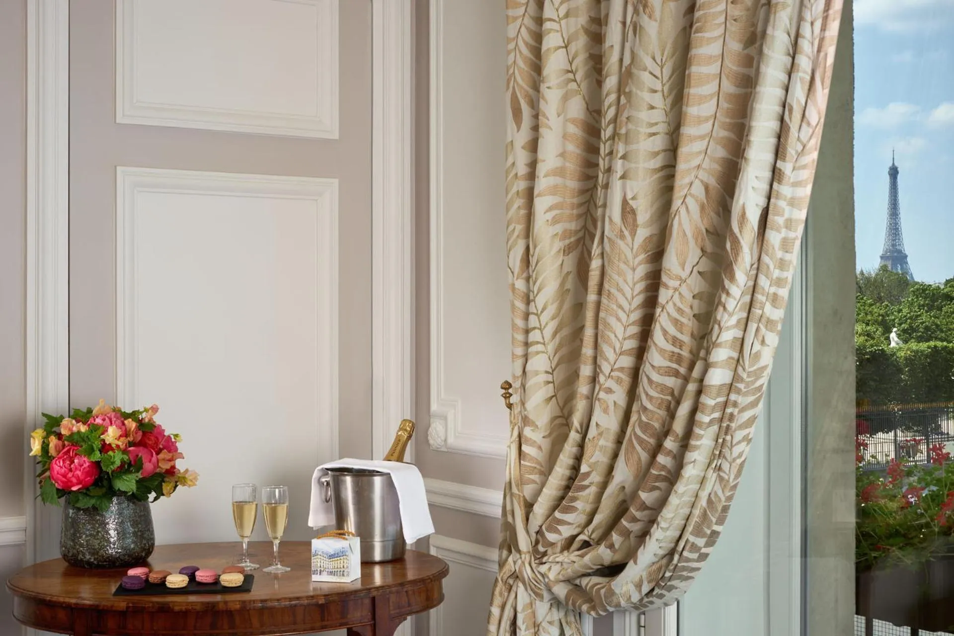 Landmark view in Hôtel Regina Louvre