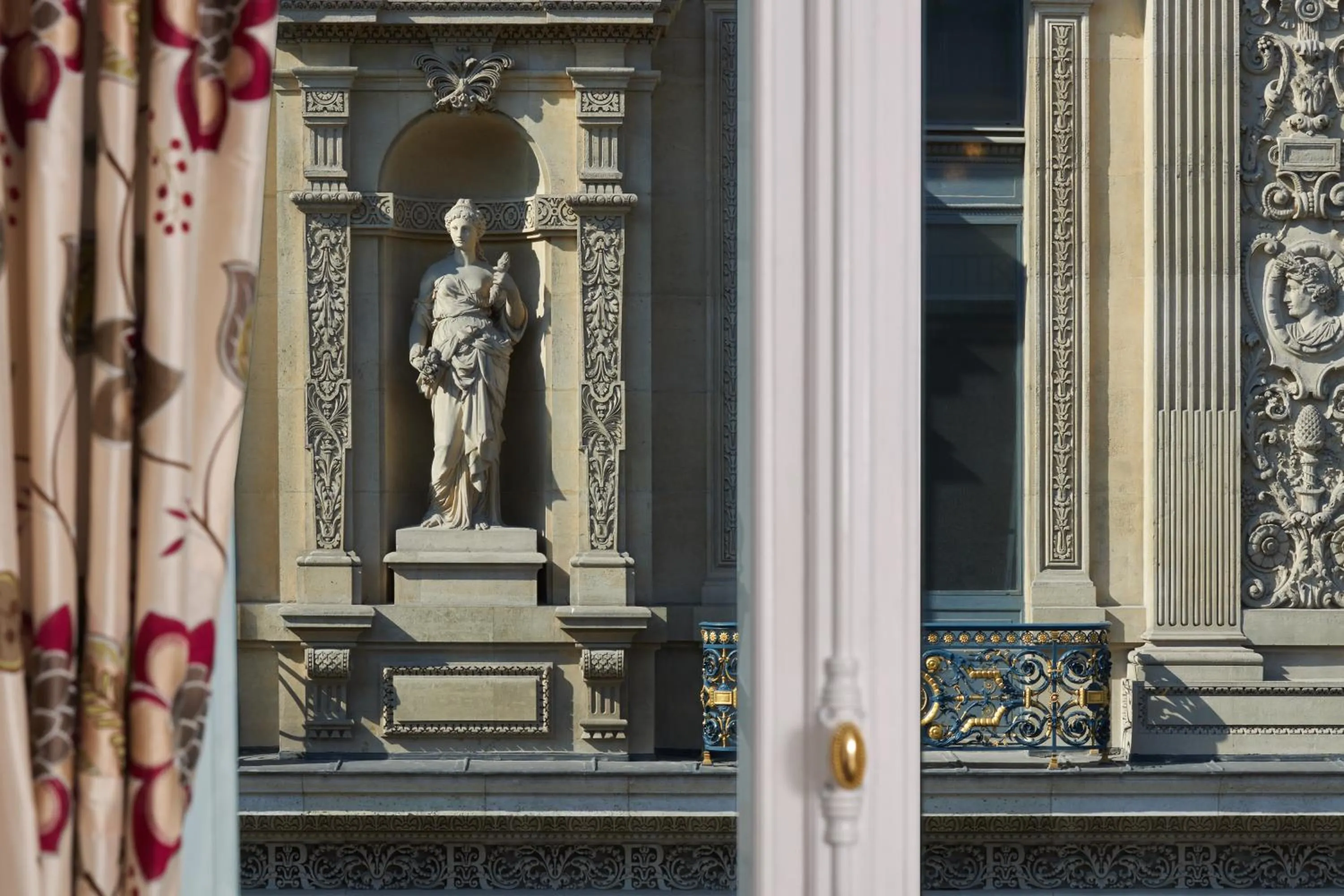 Landmark view in Hôtel Regina Louvre