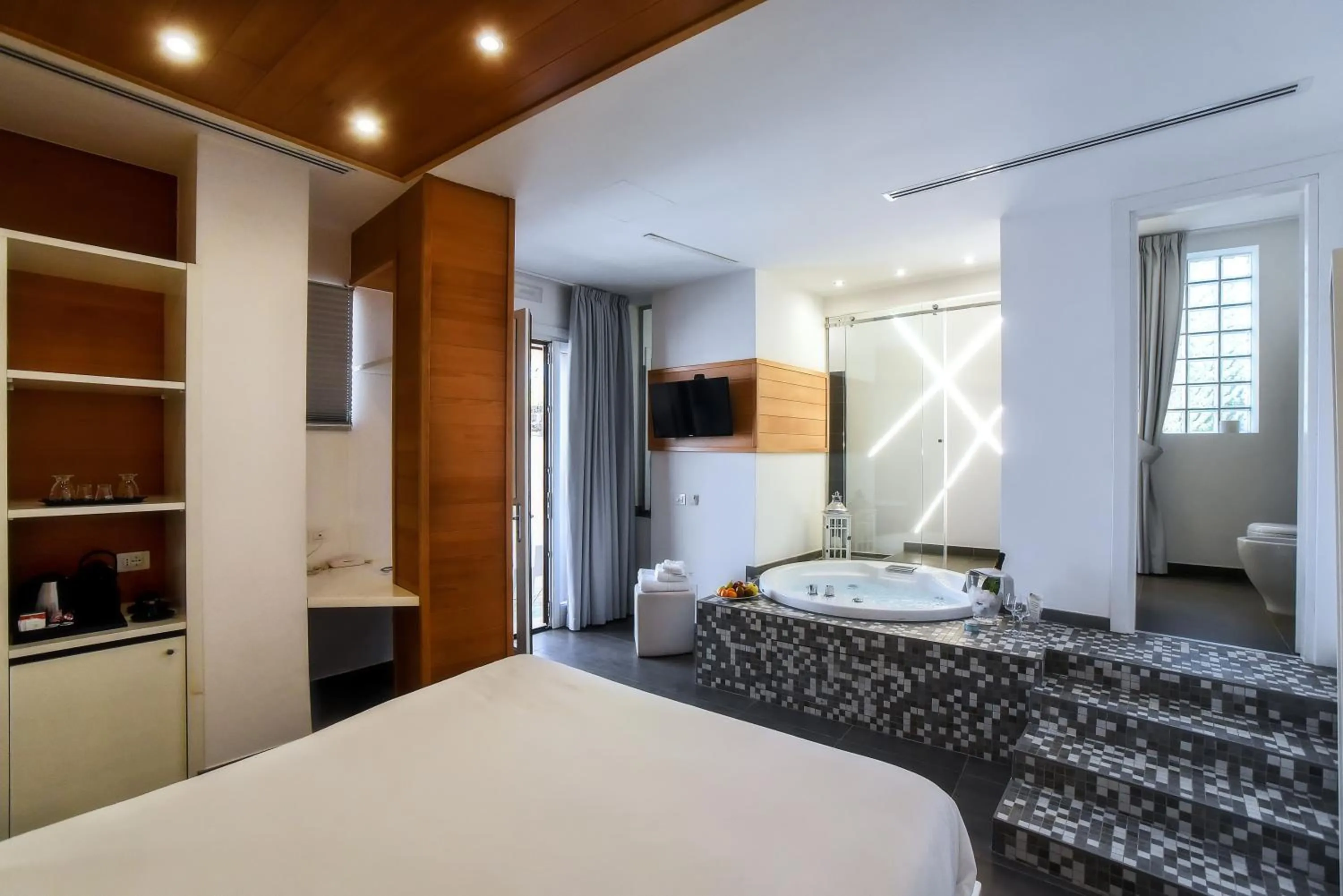 Hot Tub, Bed in La Sciabica