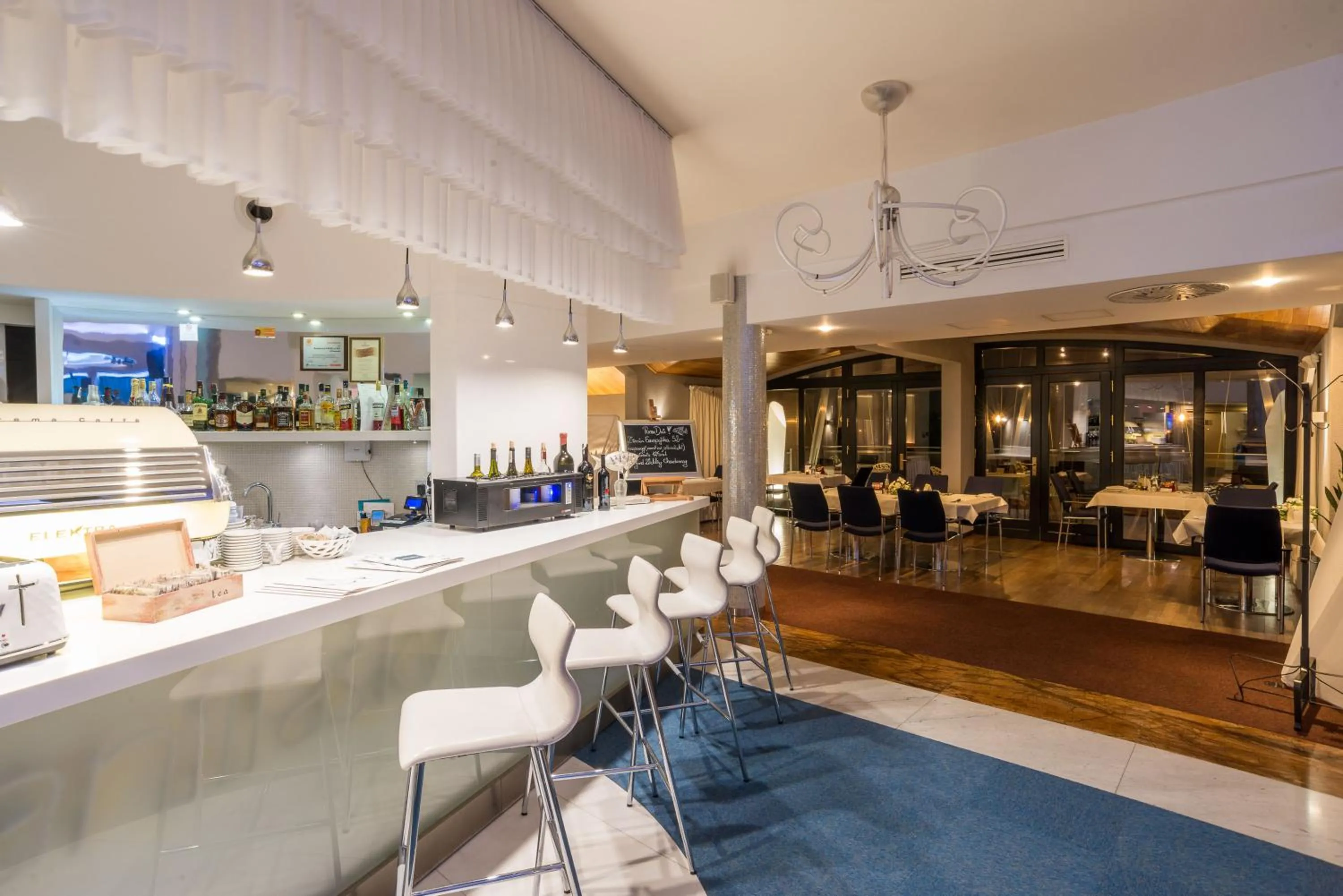 Restaurant/places to eat in Niebieski Art Hotel & Spa