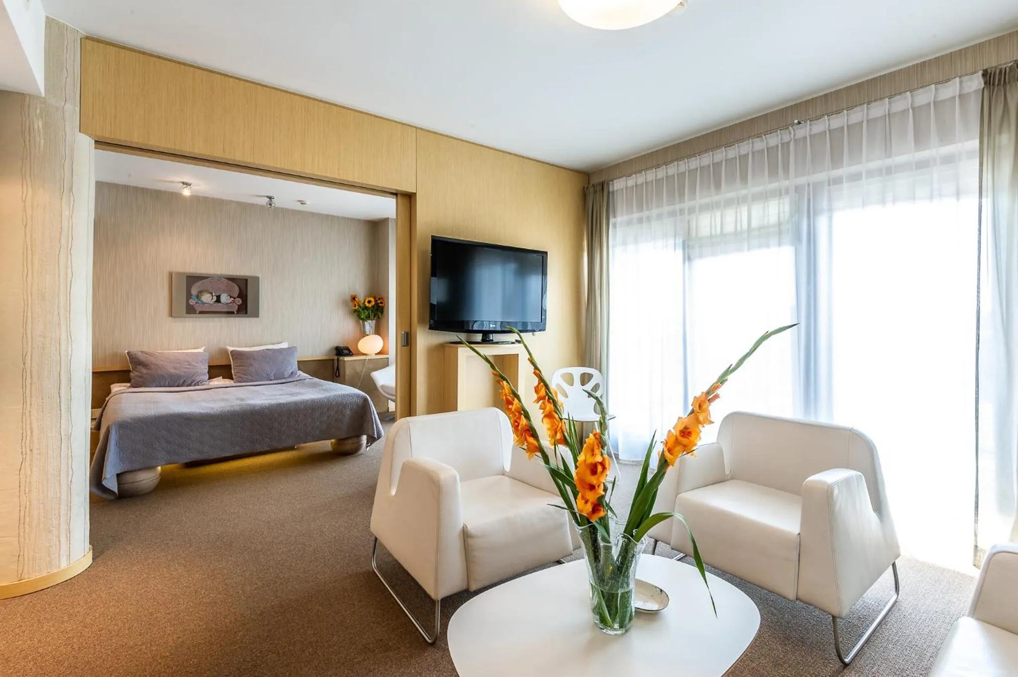 Living room, Bed in Niebieski Art Hotel & Spa