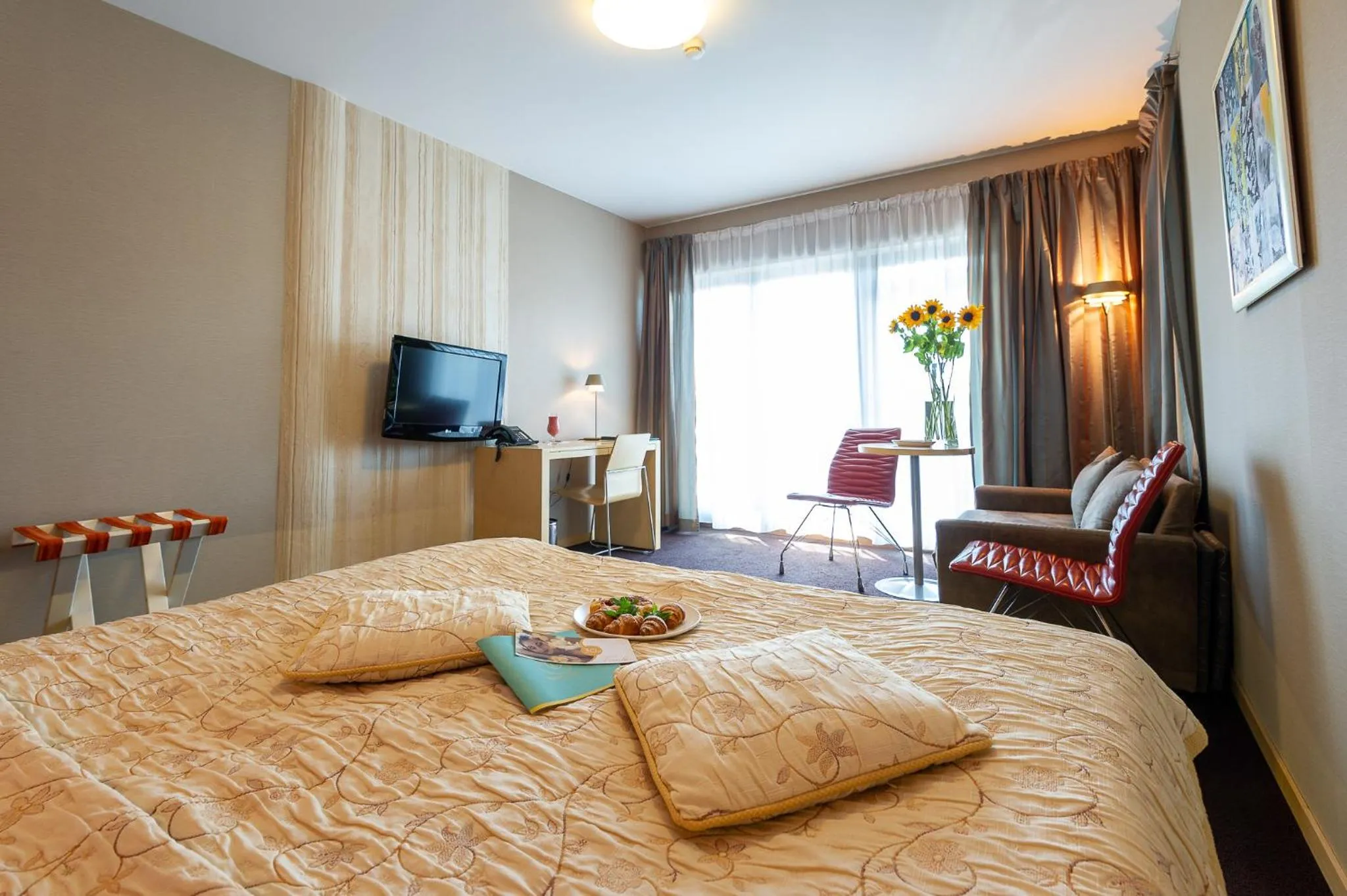 Bedroom, Bed in Niebieski Art Hotel & Spa