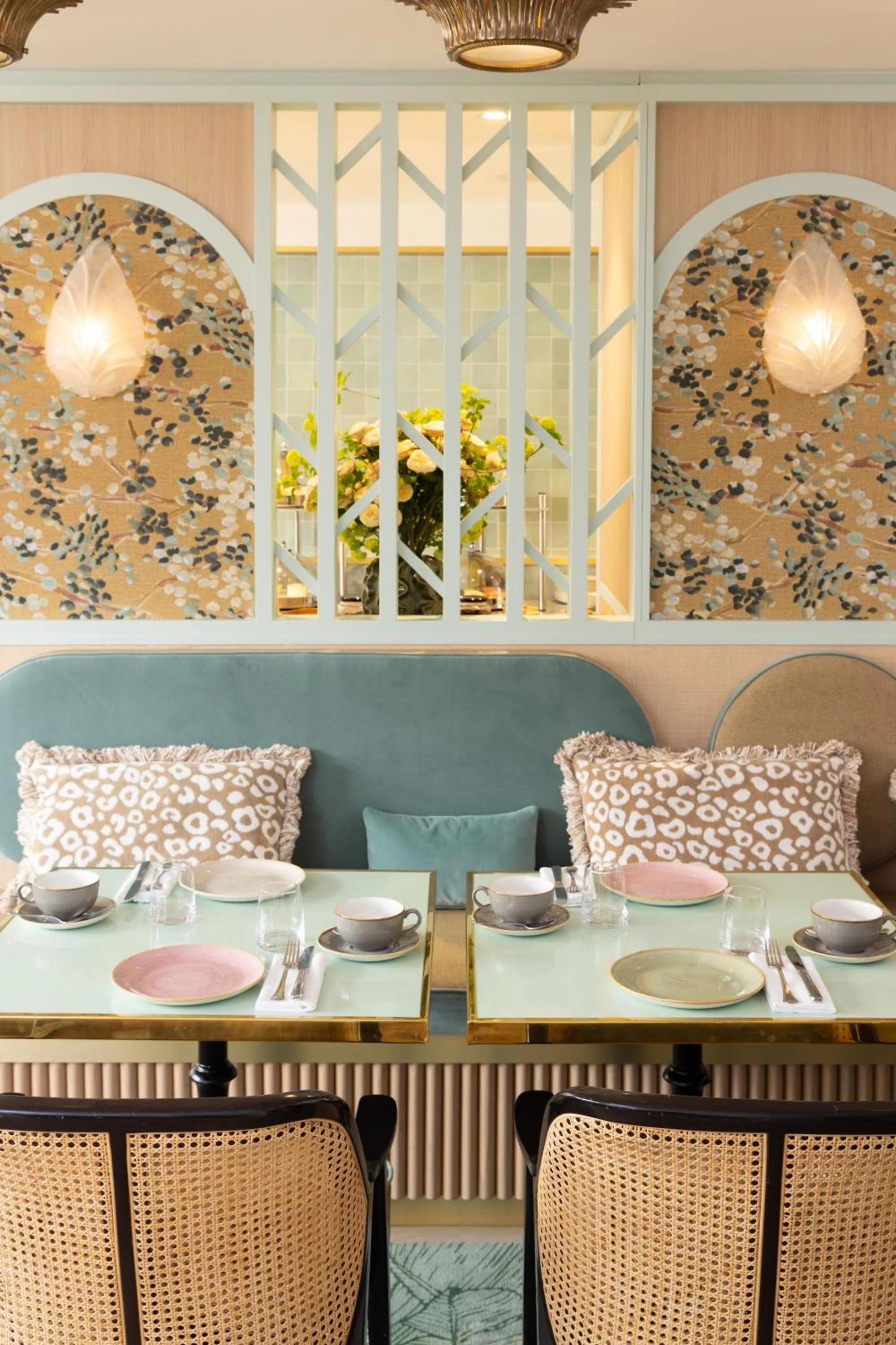 Breakfast in Lord Byron