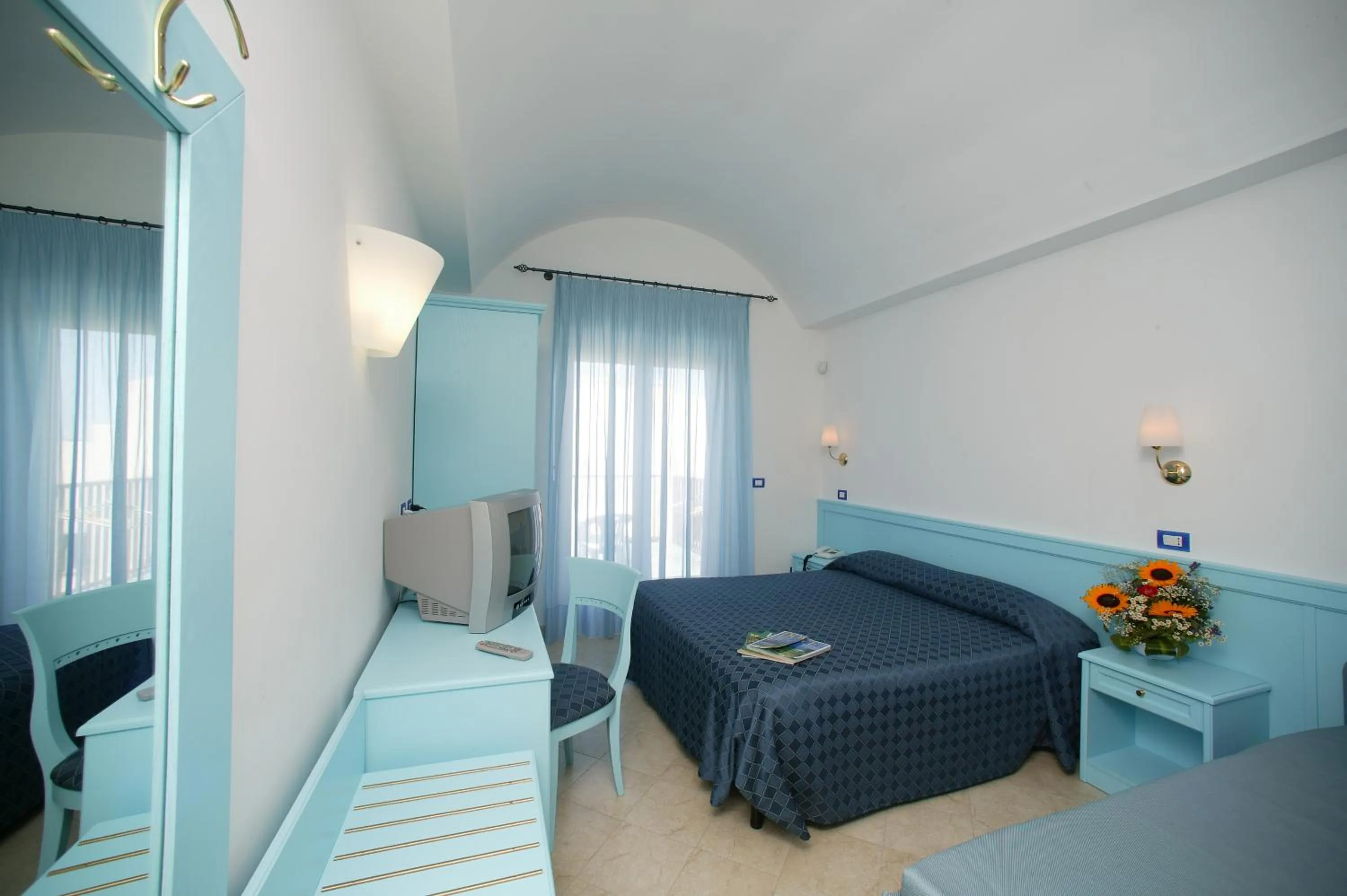 Bedroom, Bed in Hotel Elisa - Spiaggia Privata Inclusa
