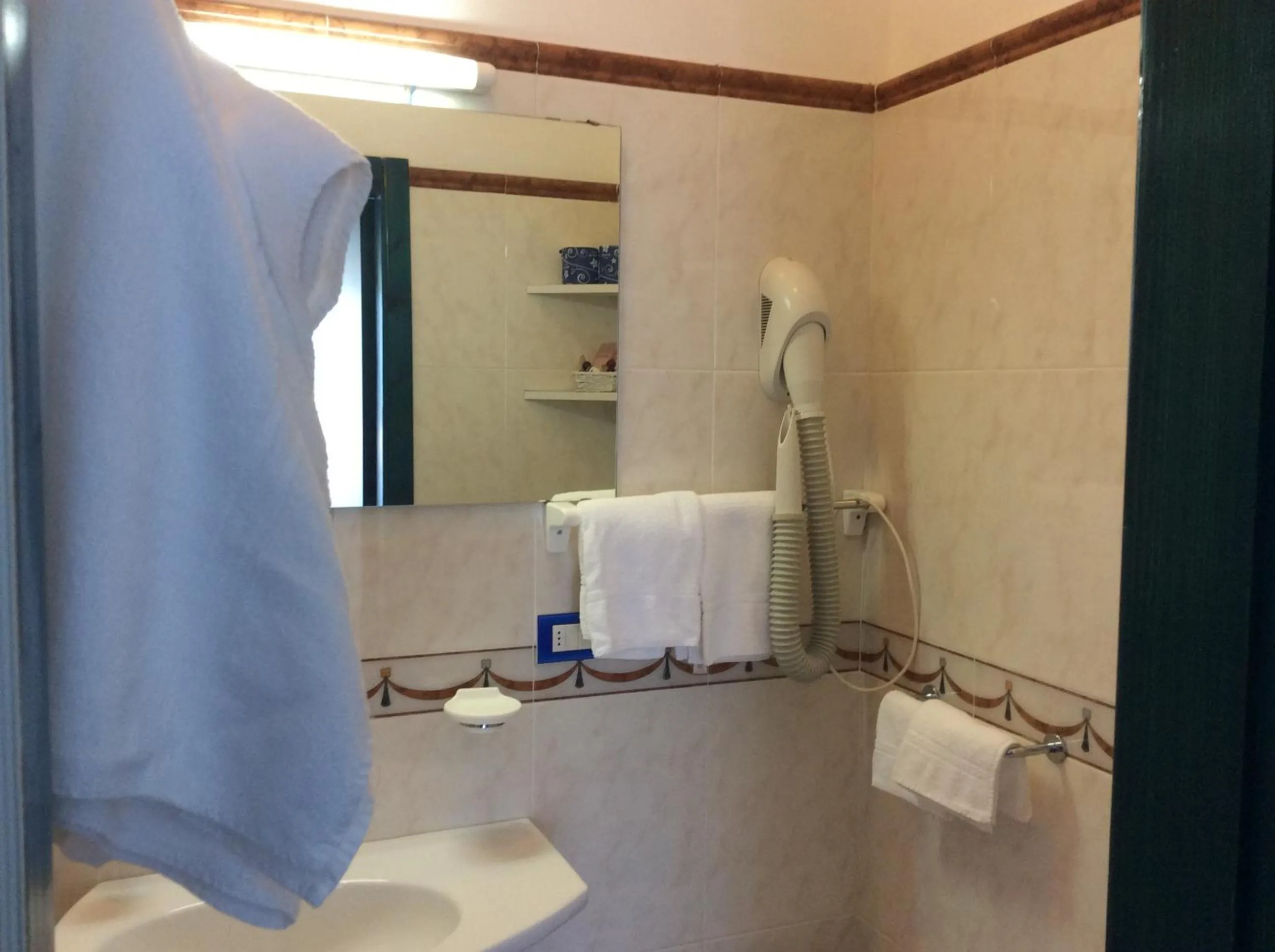 Bathroom in Hotel Elisa - Spiaggia Privata Inclusa