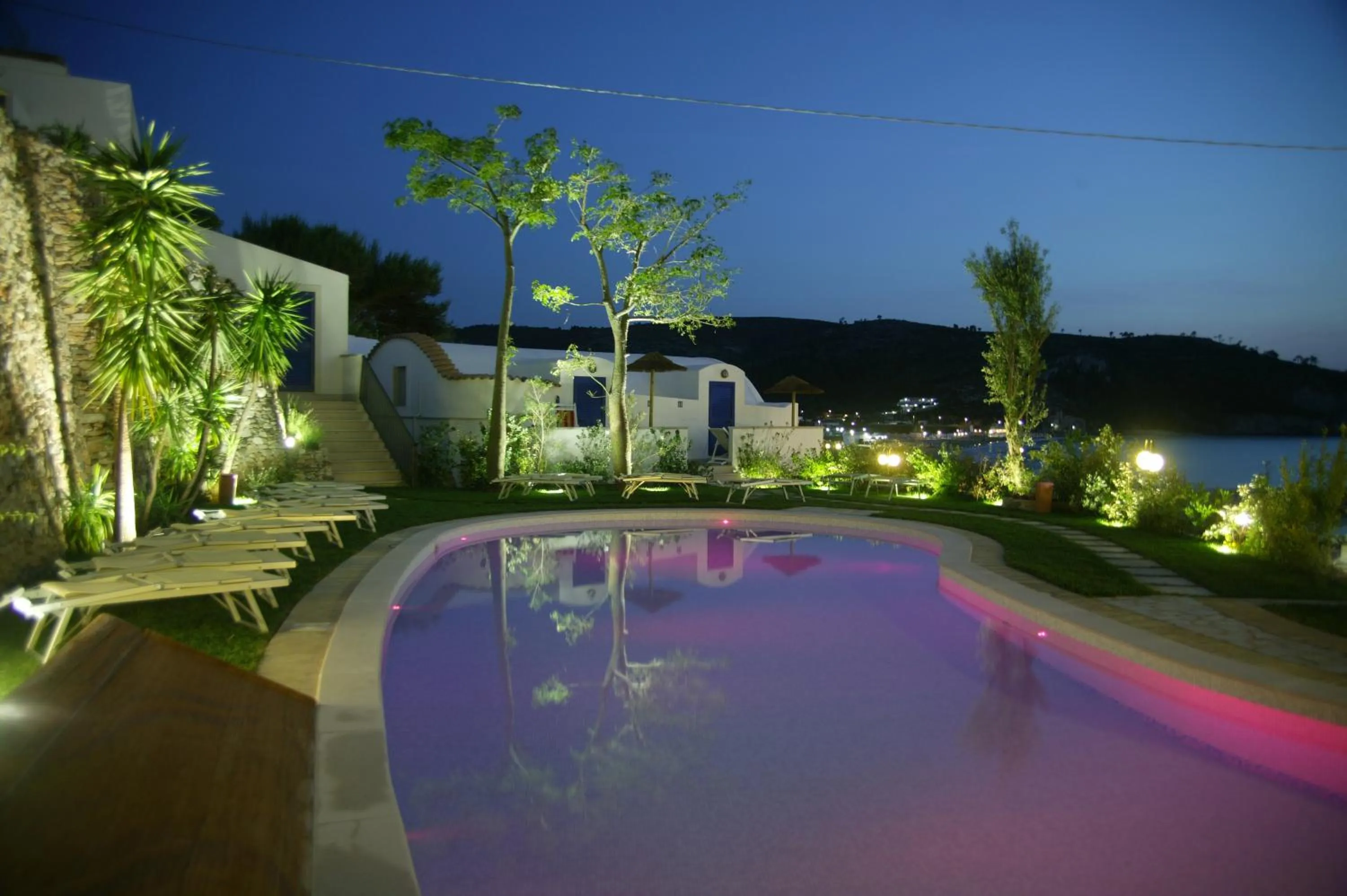 Swimming pool in Hotel Elisa - Spiaggia Privata Inclusa