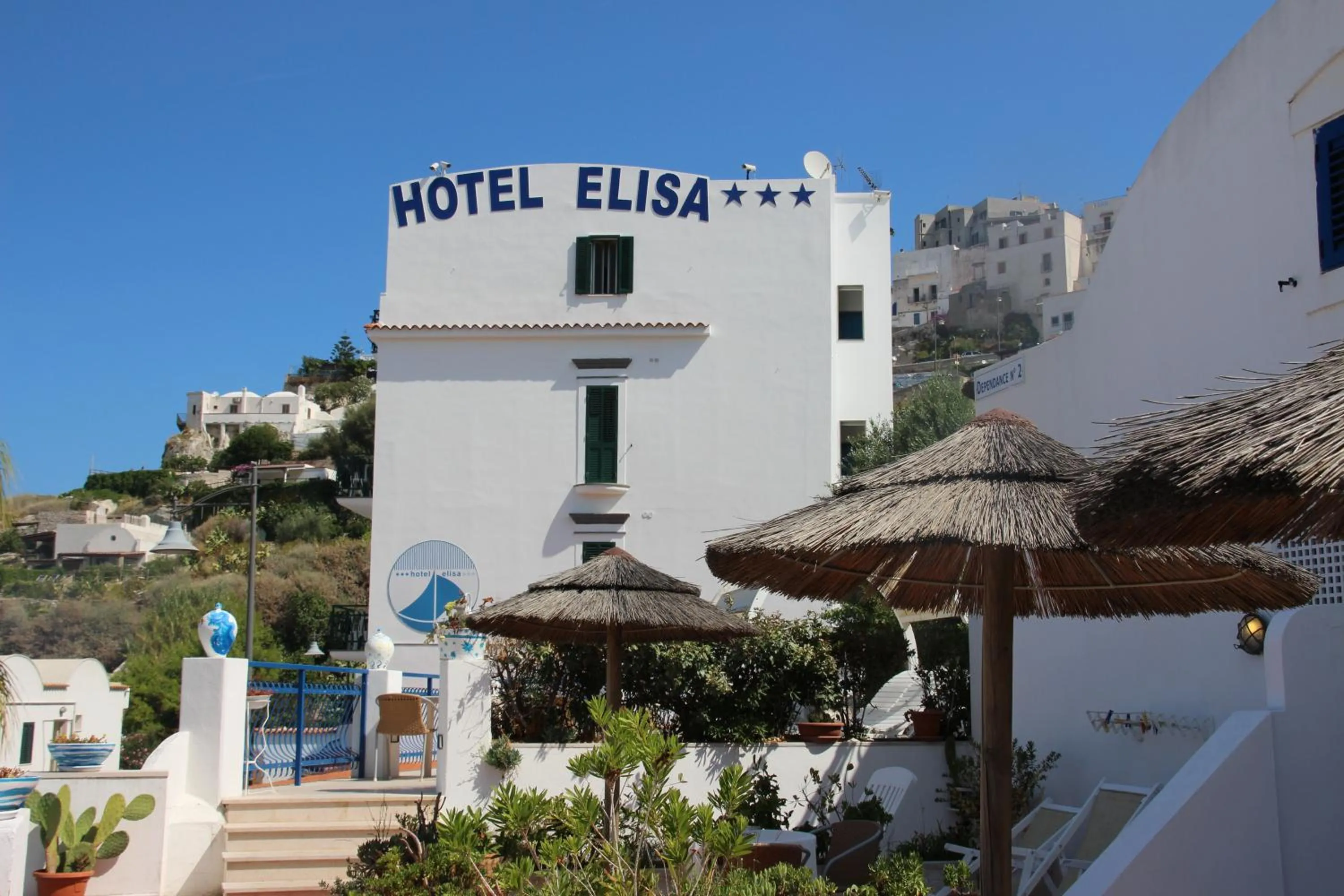 Facade/entrance in Hotel Elisa - Spiaggia Privata Inclusa