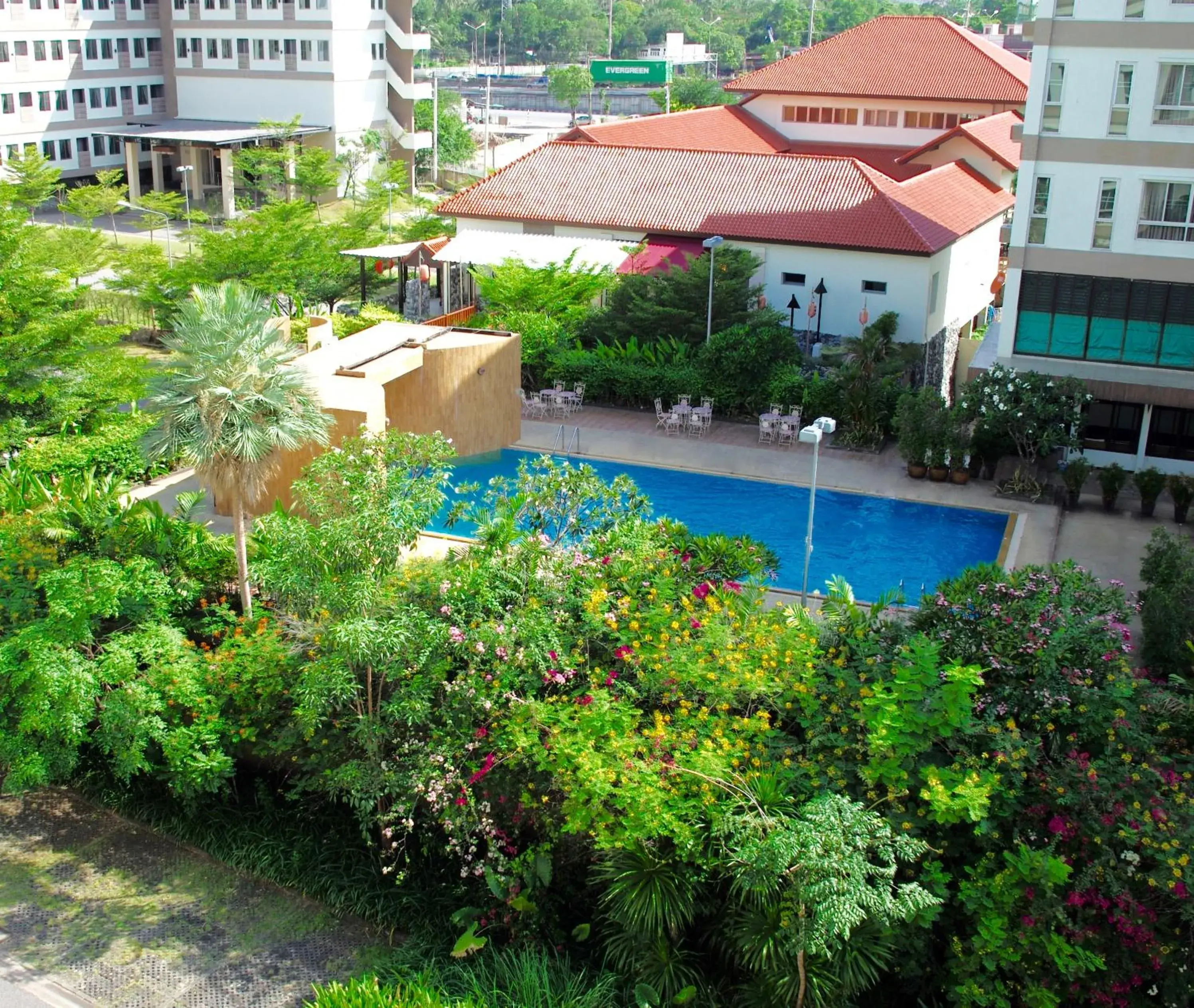 Property building in J Park Hotel - SHA Extra Plus Property building in J Park Hotel - SHA Extra Plus