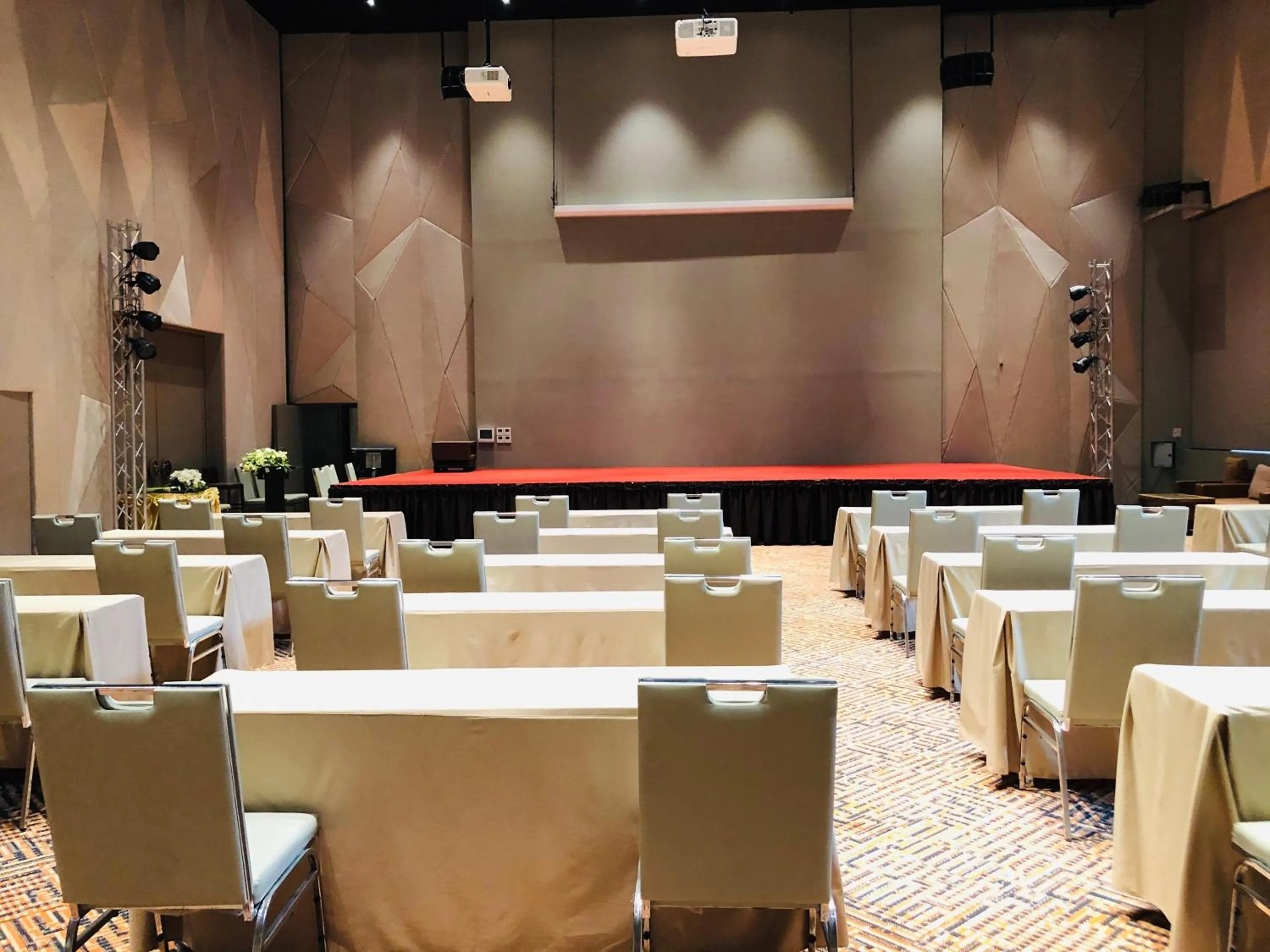 Meeting/conference room in J Park Hotel - SHA Extra Plus