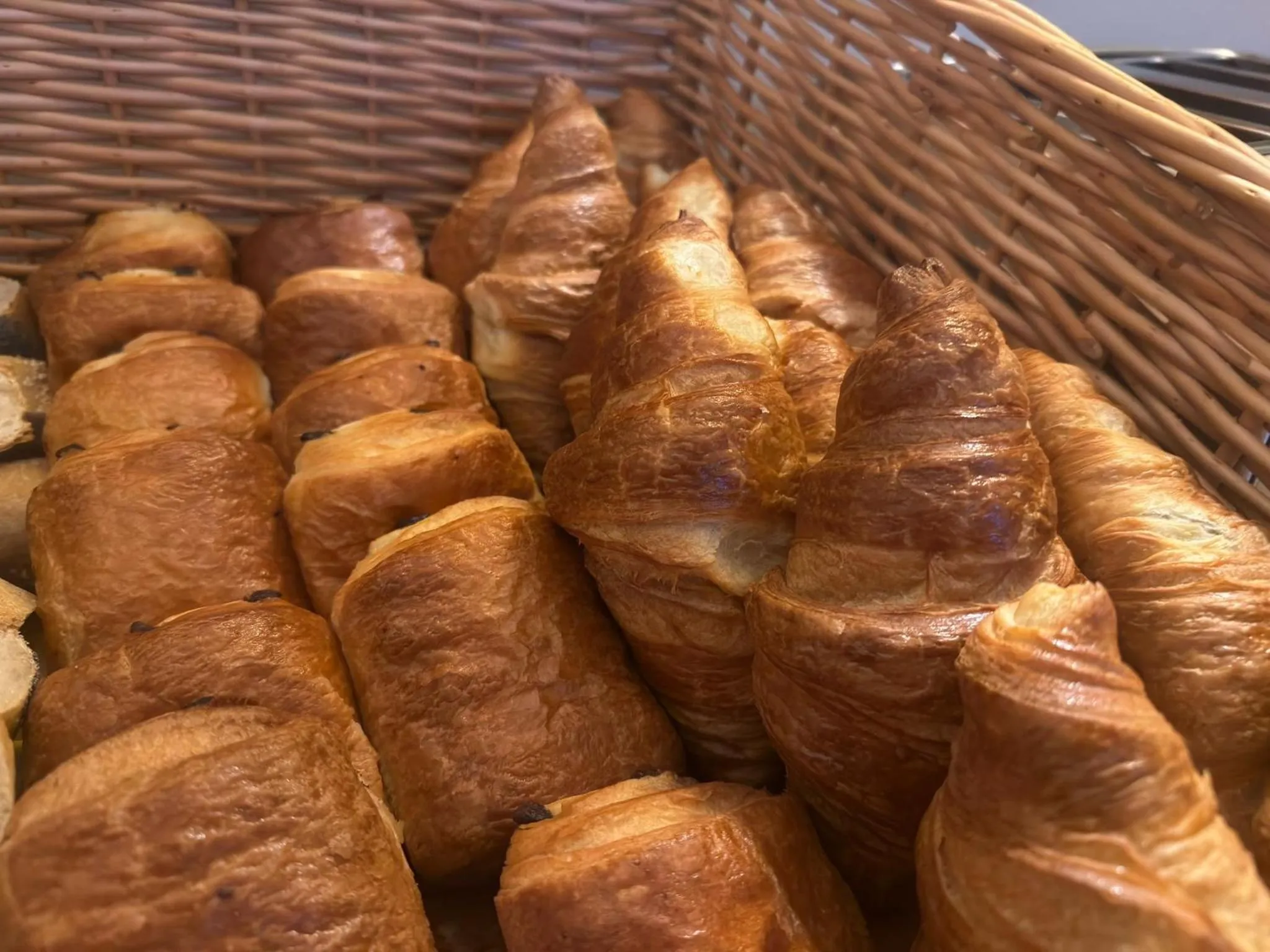 Buffet breakfast in Château de Pourtalès