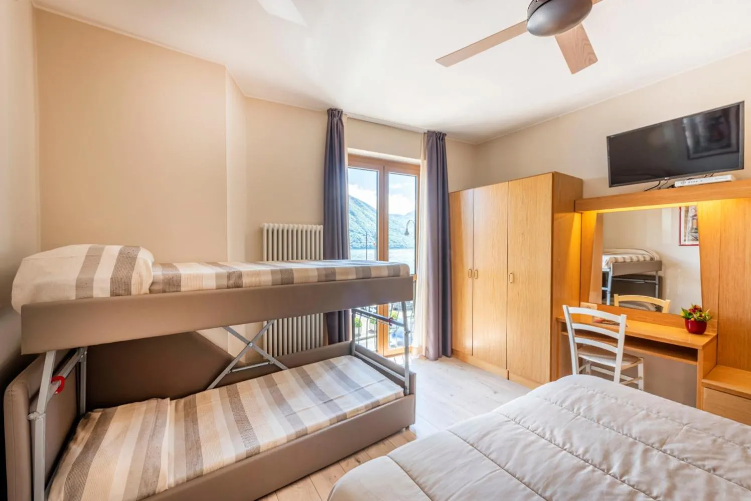 Bed in Hotel Argegno