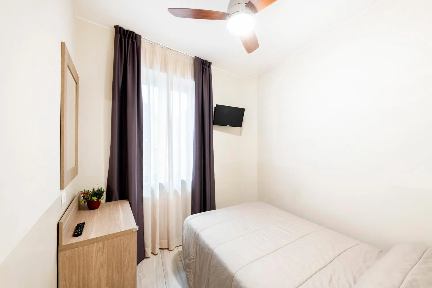 Bed in Hotel Argegno