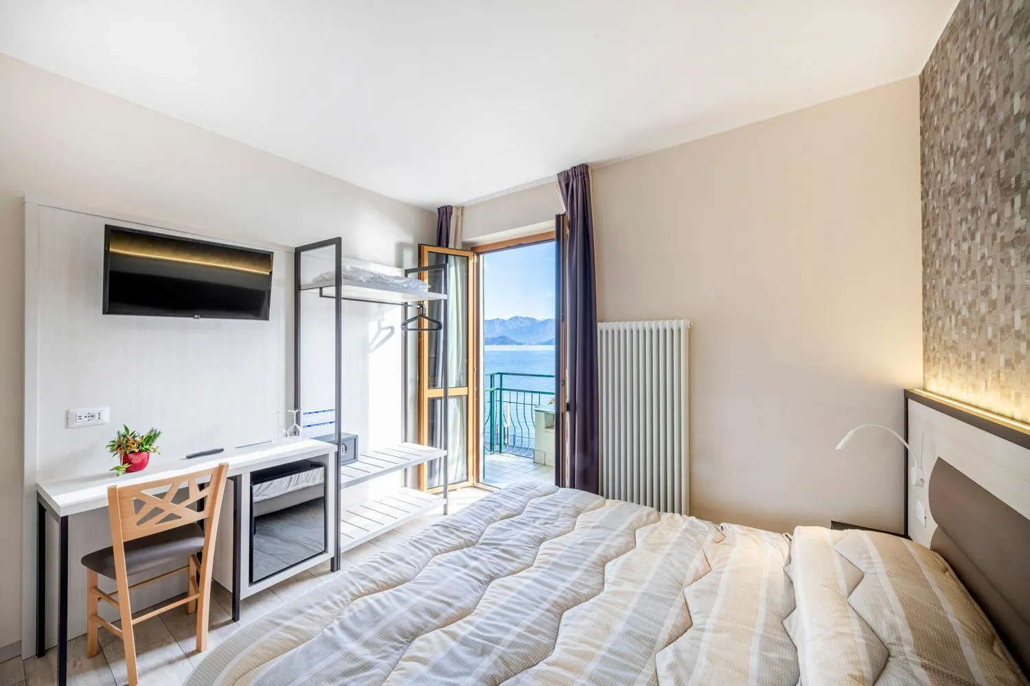 Bed in Hotel Argegno