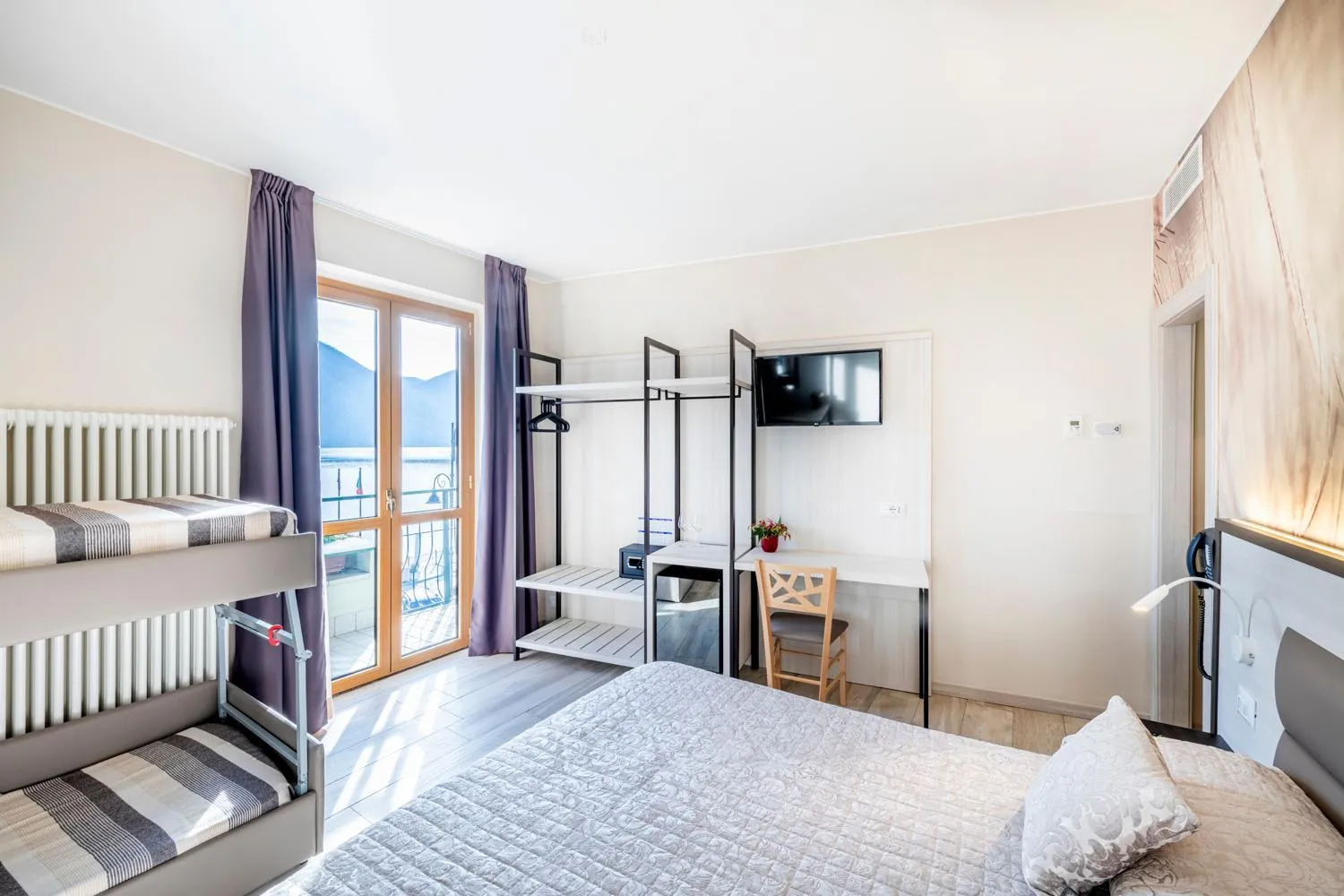 Bed in Hotel Argegno