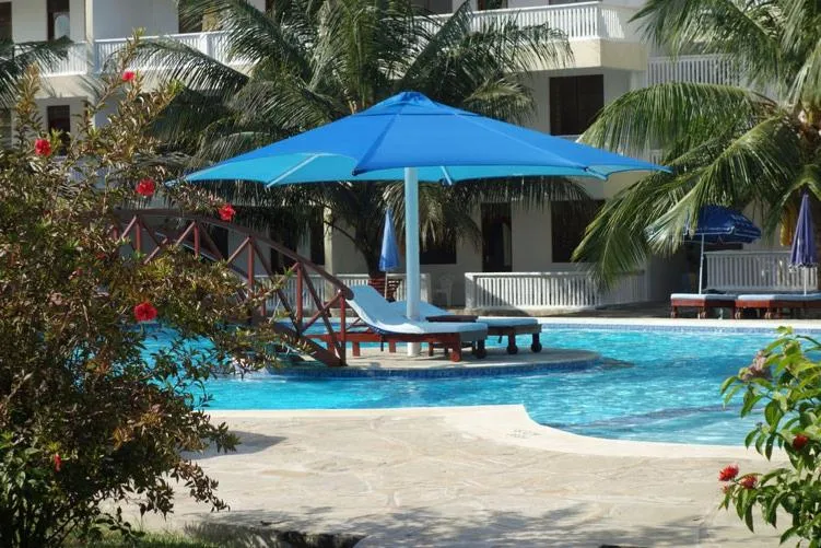 Swimming pool in Morning Star Diani