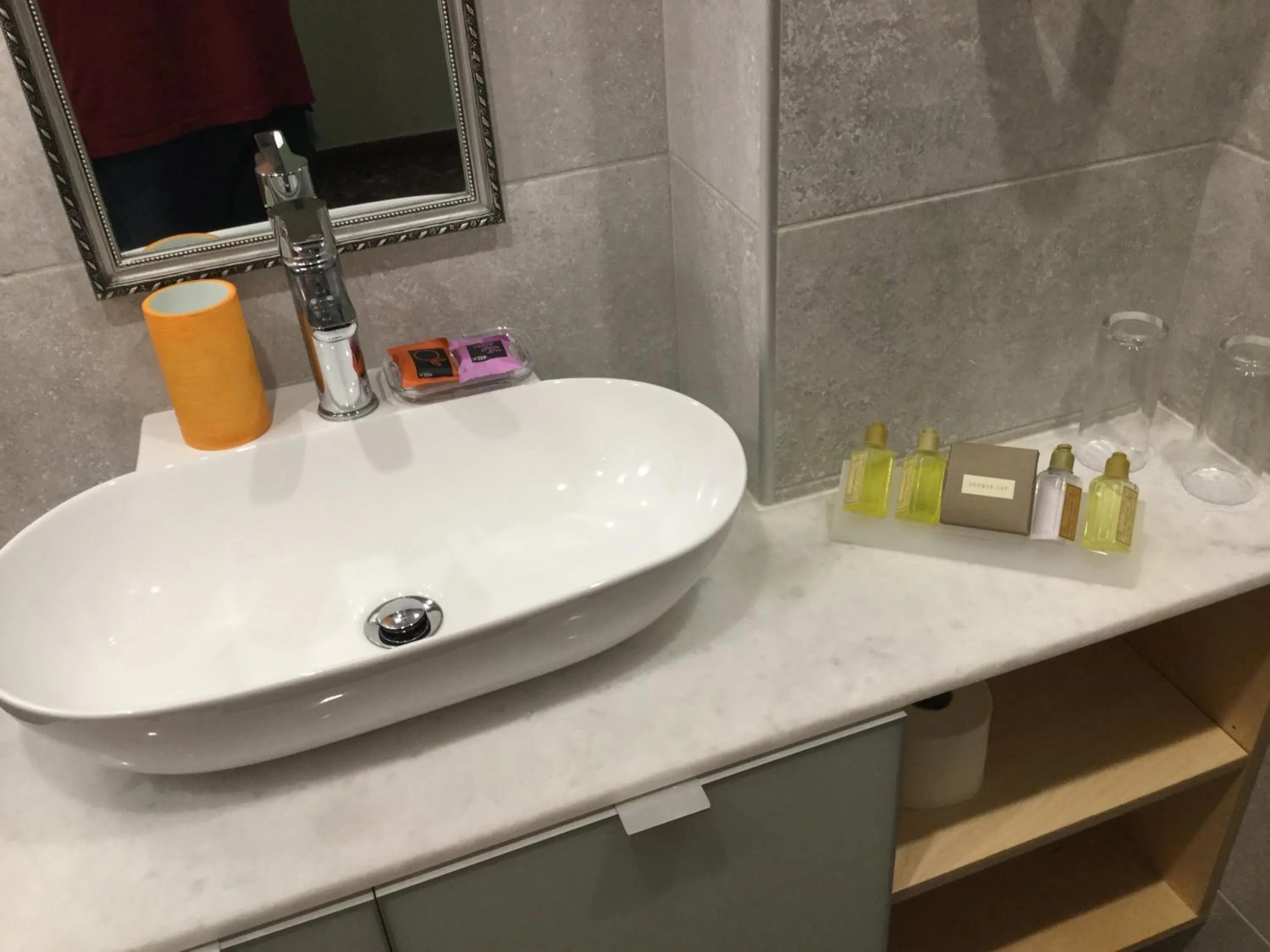 Bathroom in Arocaria Apartments