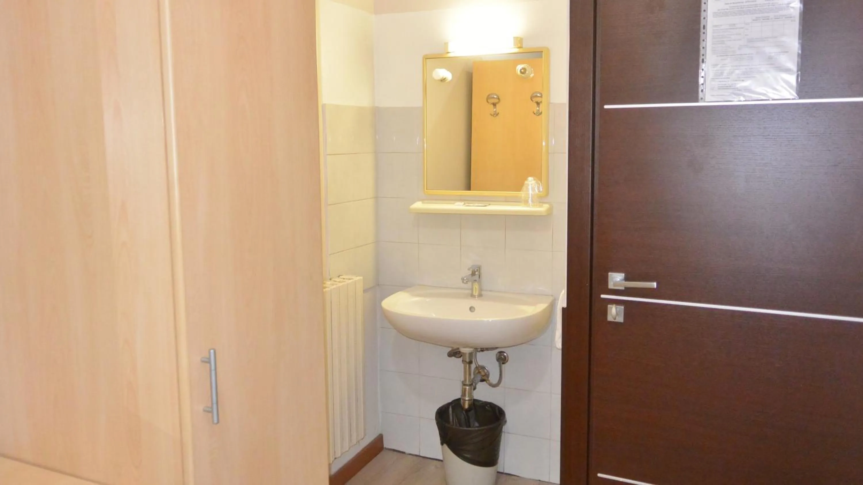 Bathroom in Hotel Arno