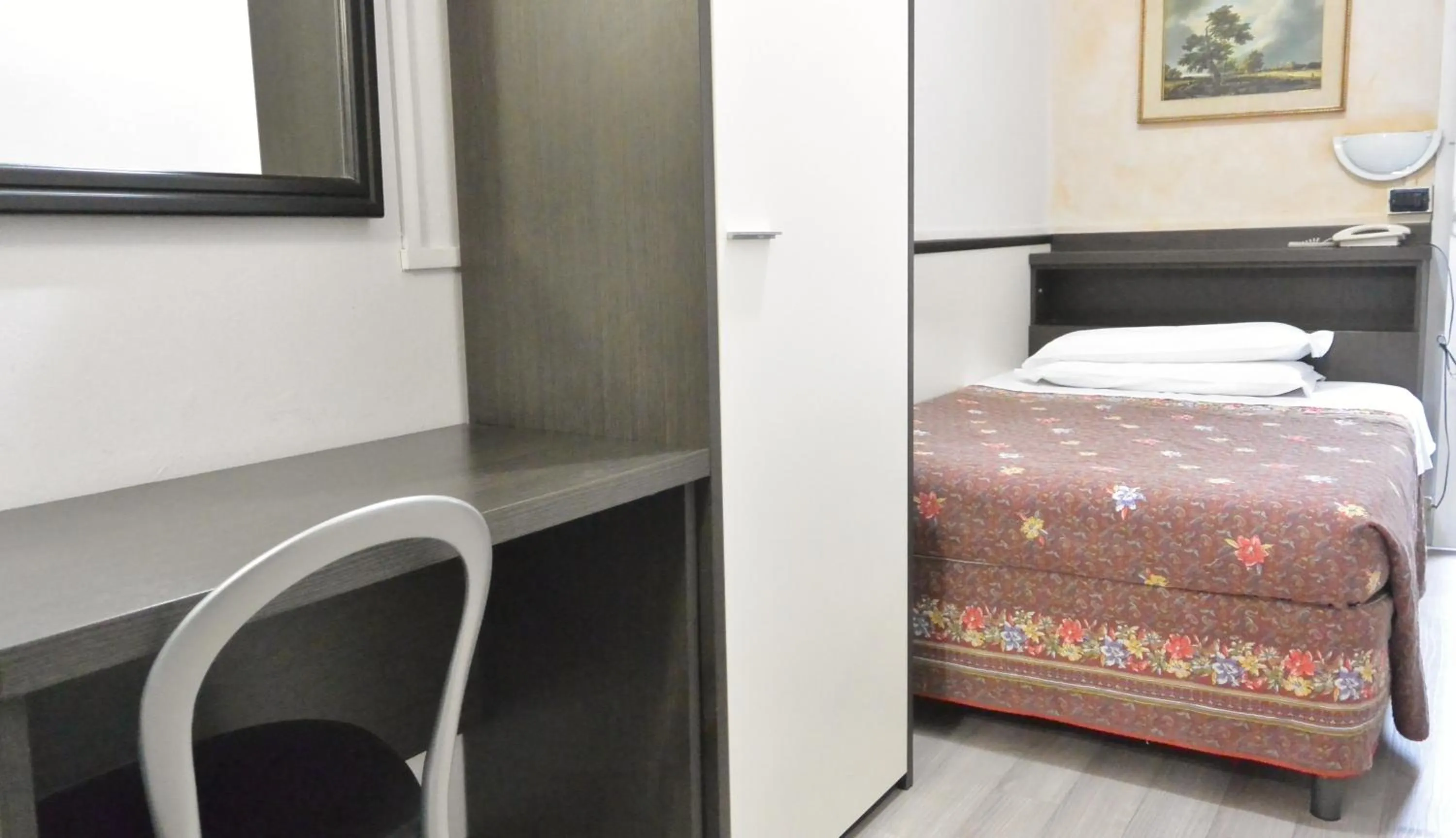 Photo of the whole room, Bed in Hotel Arno