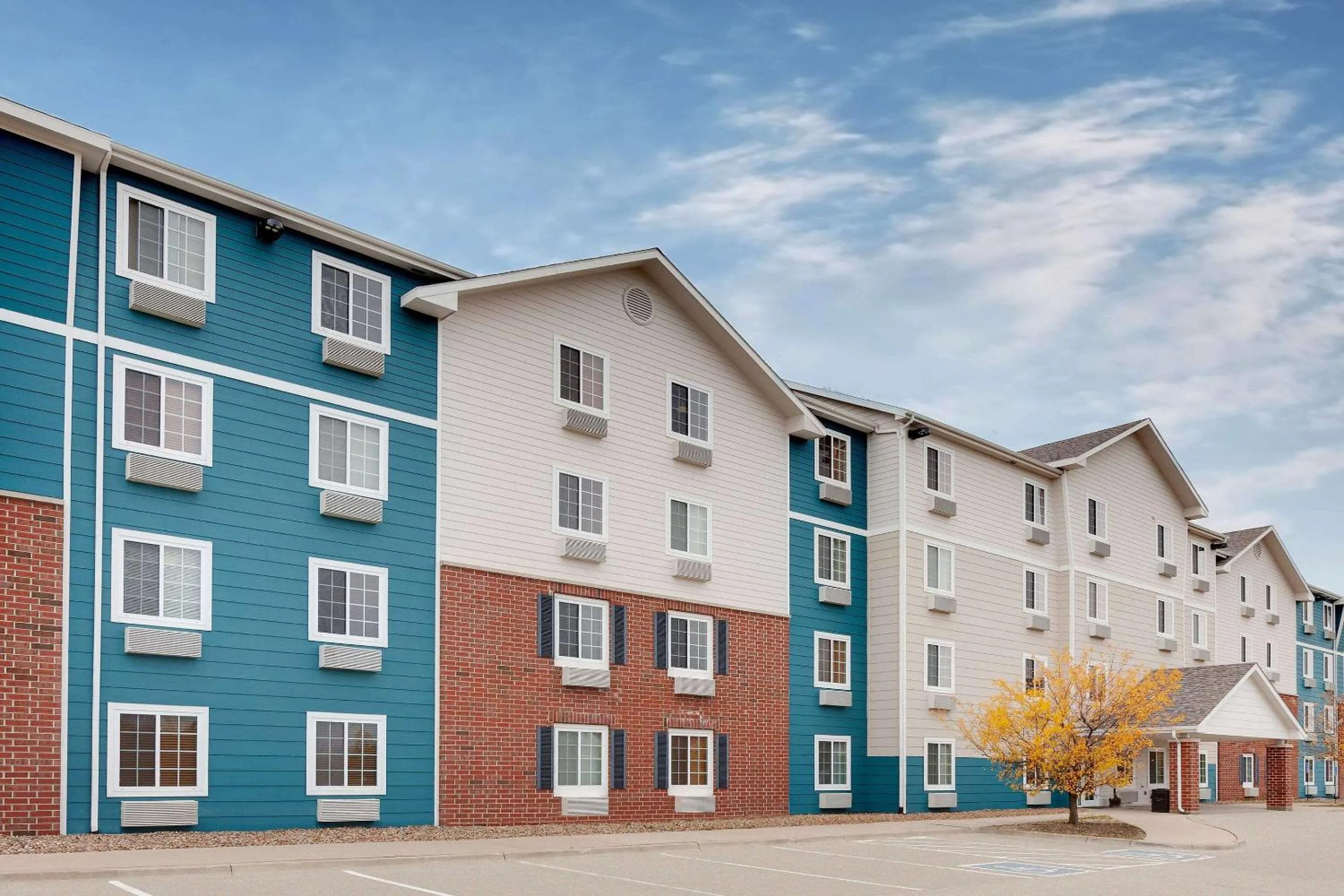 Property building in WoodSpring Suites Ankeny Des Moines