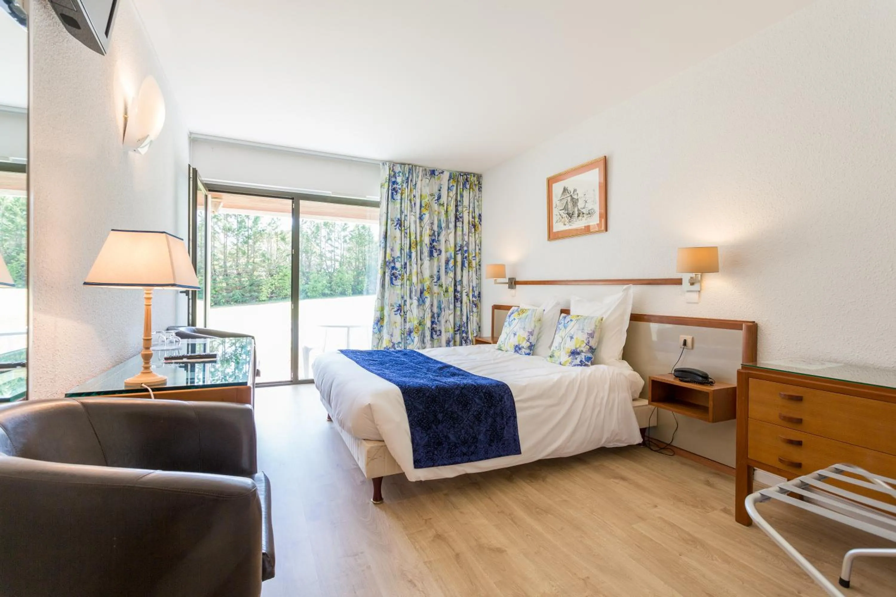 Garden in Hôtel Restaurant du Château