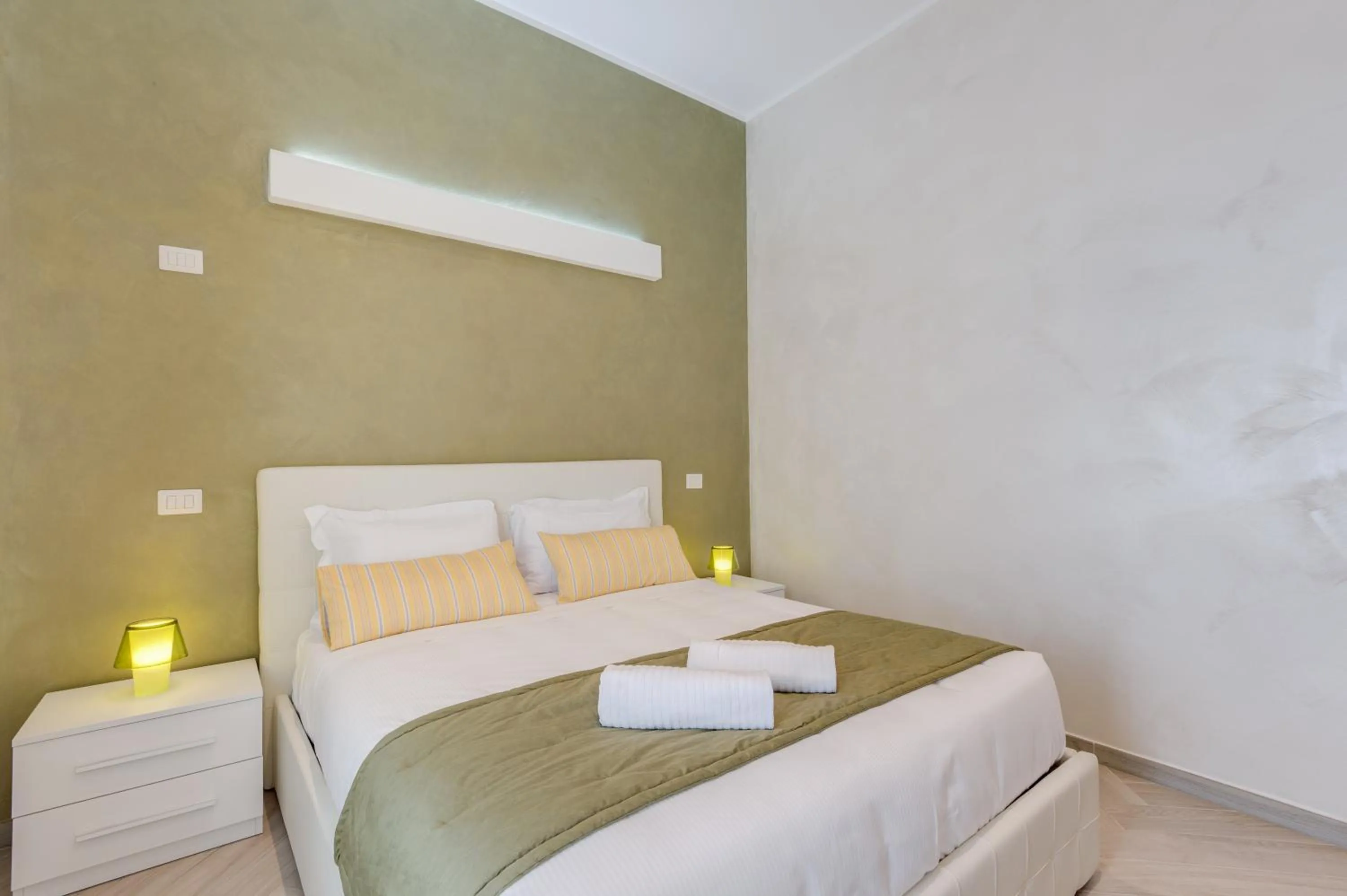 Bed in Penta Luxury House