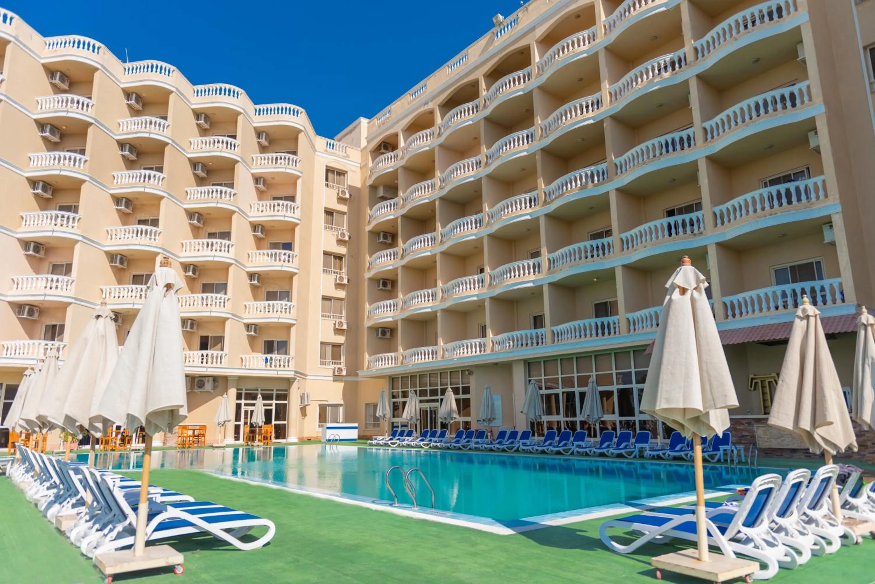 Tolip Family Club Borg El Arab