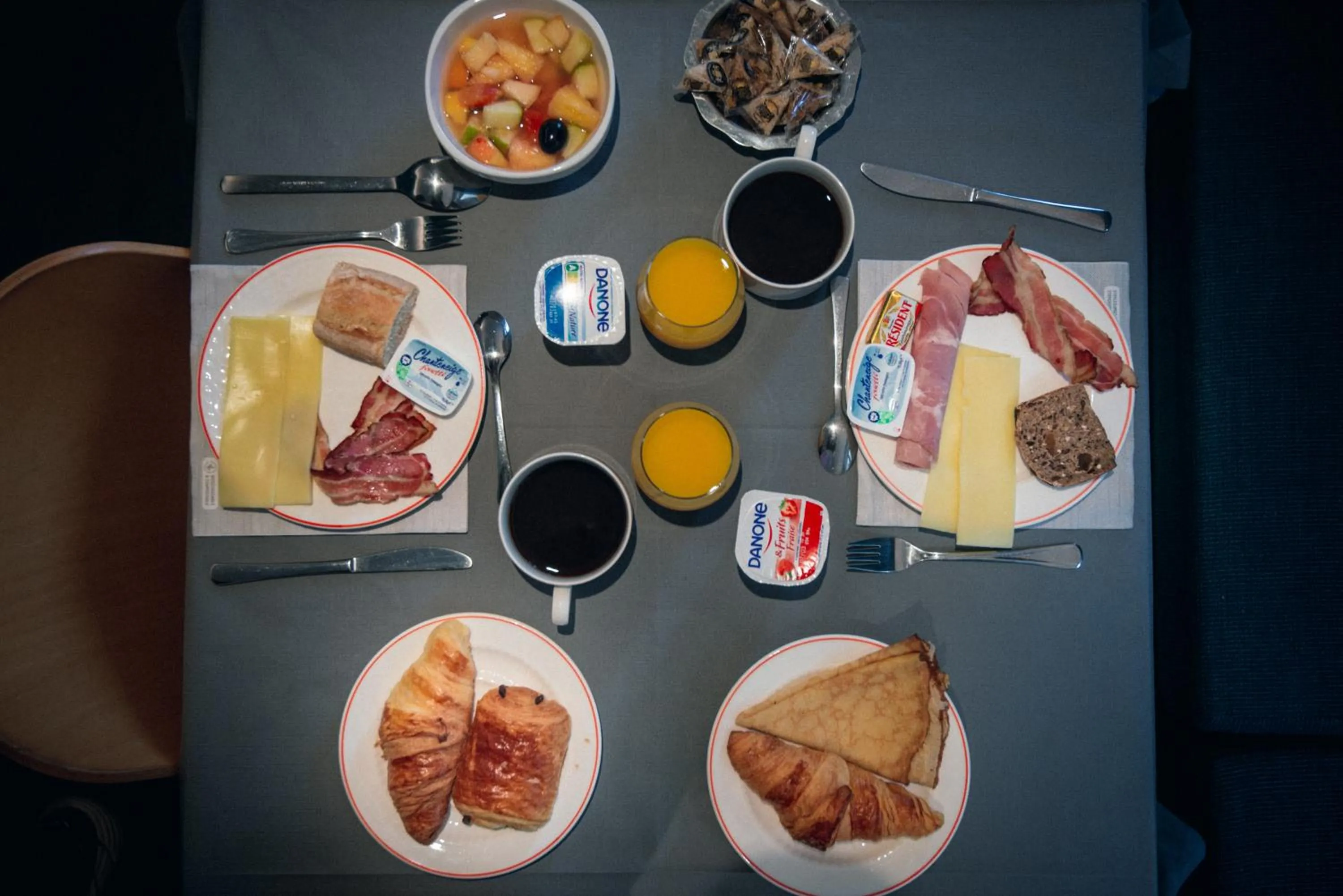 Continental breakfast in Hôtel de la Cité