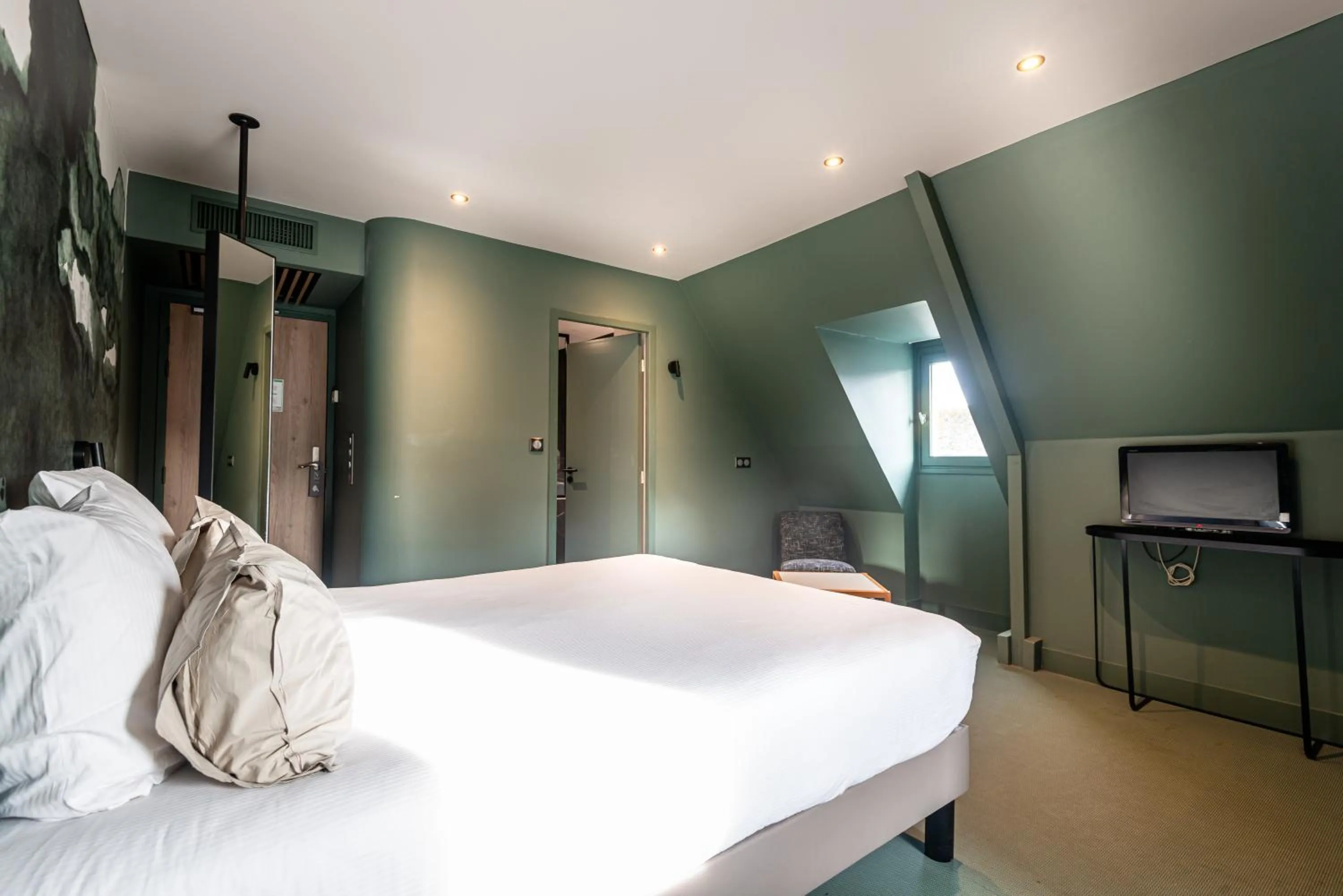 Bedroom, Bed in Hôtel de la Cité