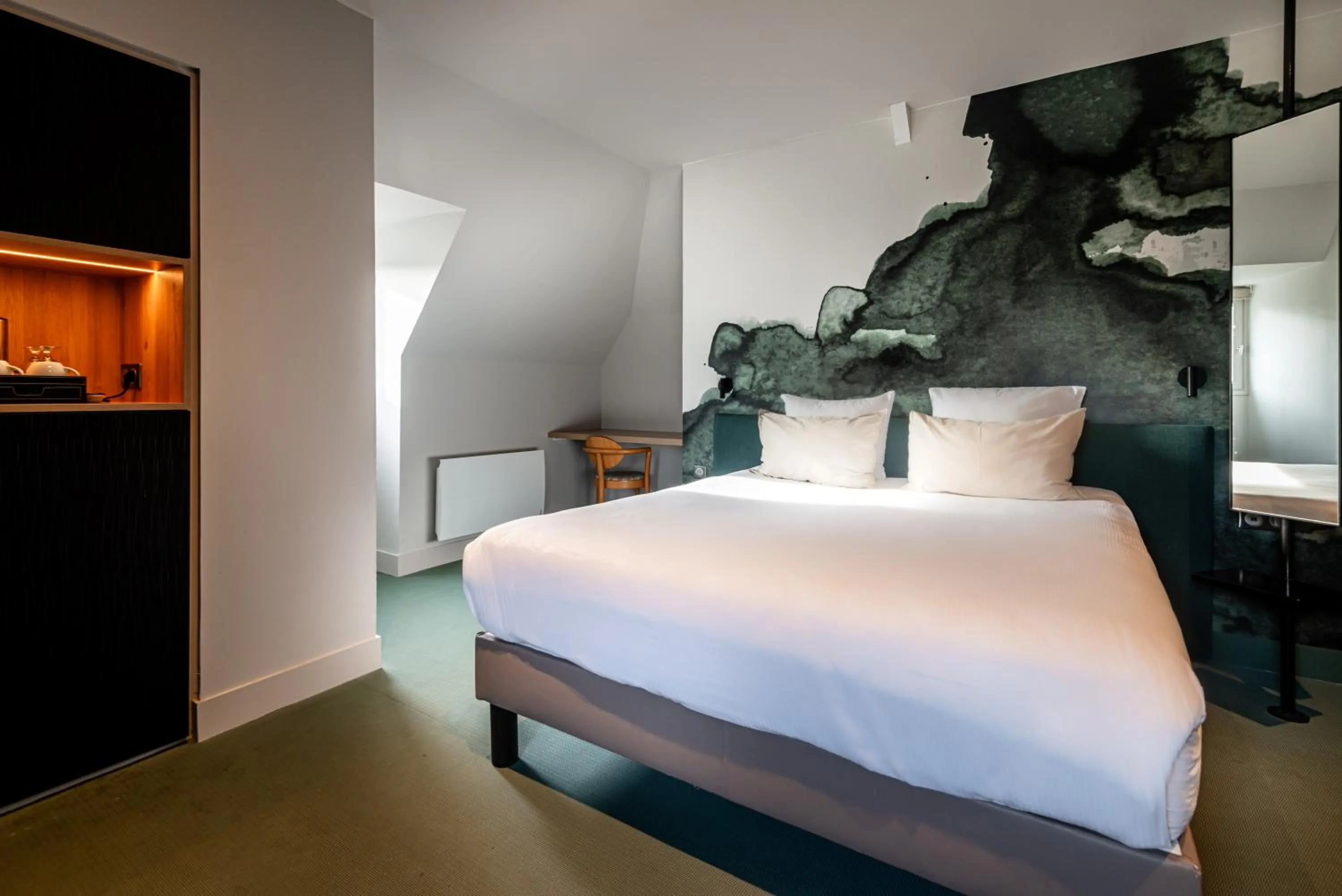 Bed in Hôtel de la Cité