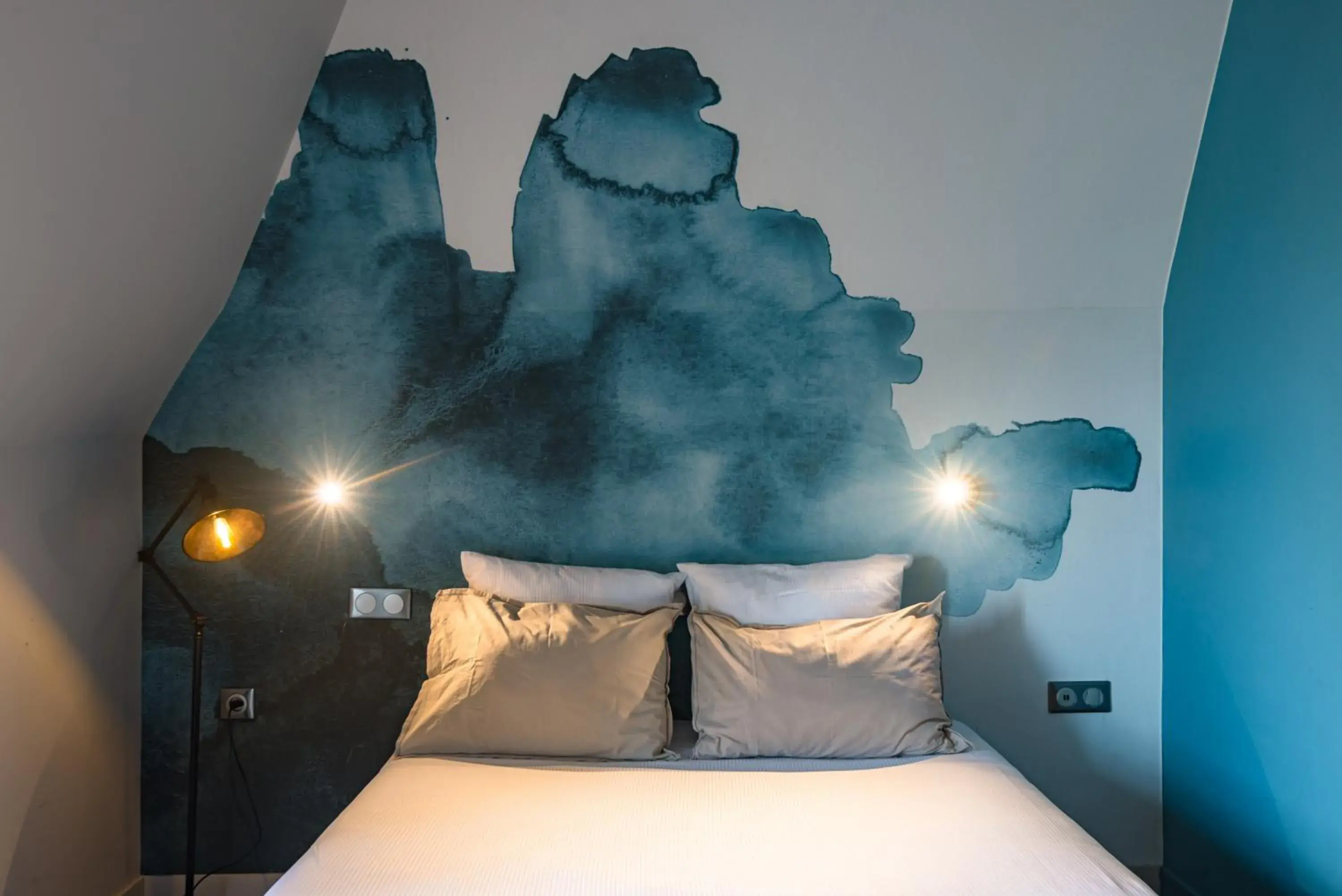 Bed in Hôtel de la Cité Bed in Hôtel de la Cité