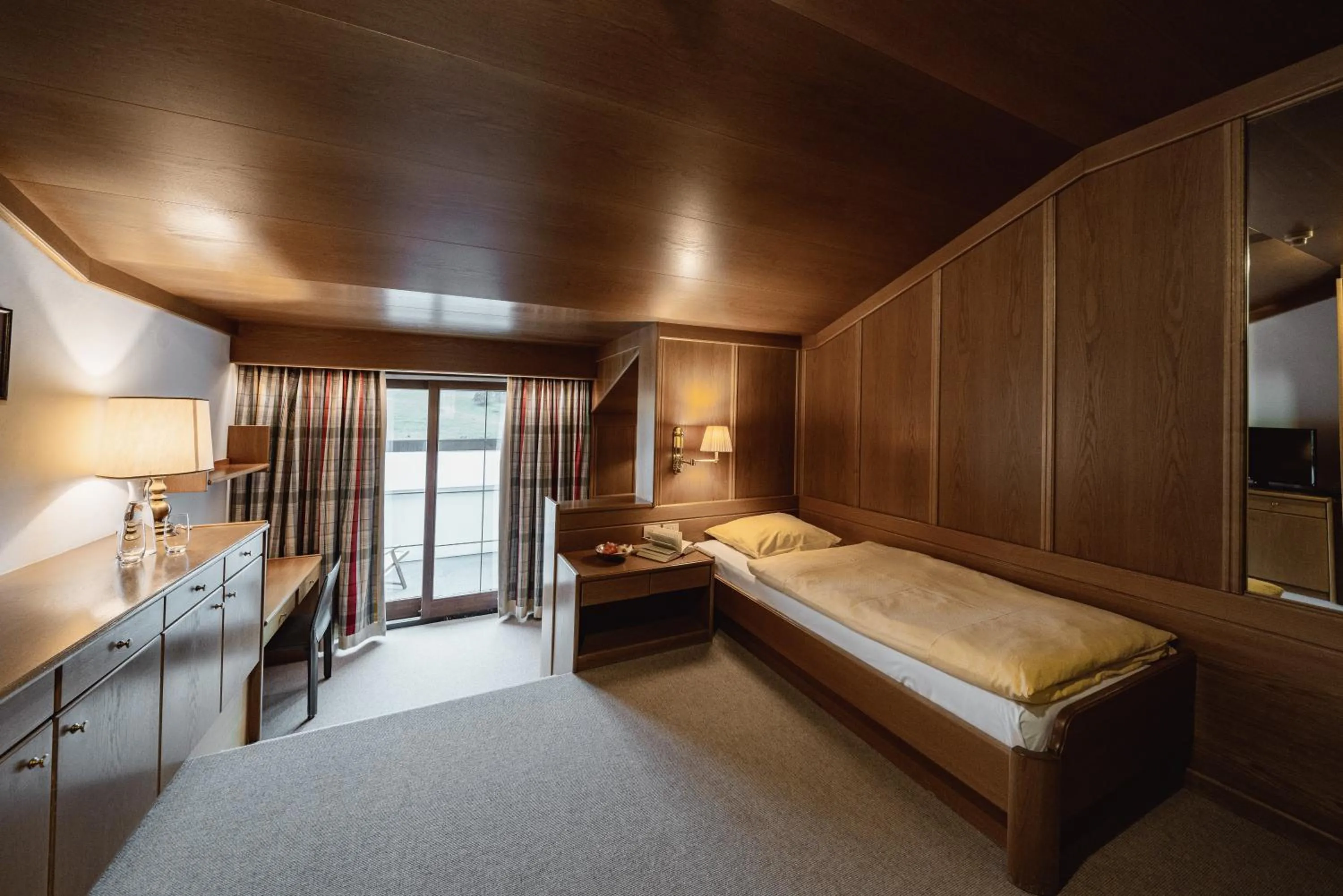 Photo of the whole room, Bed in Seiser Alm Plaza