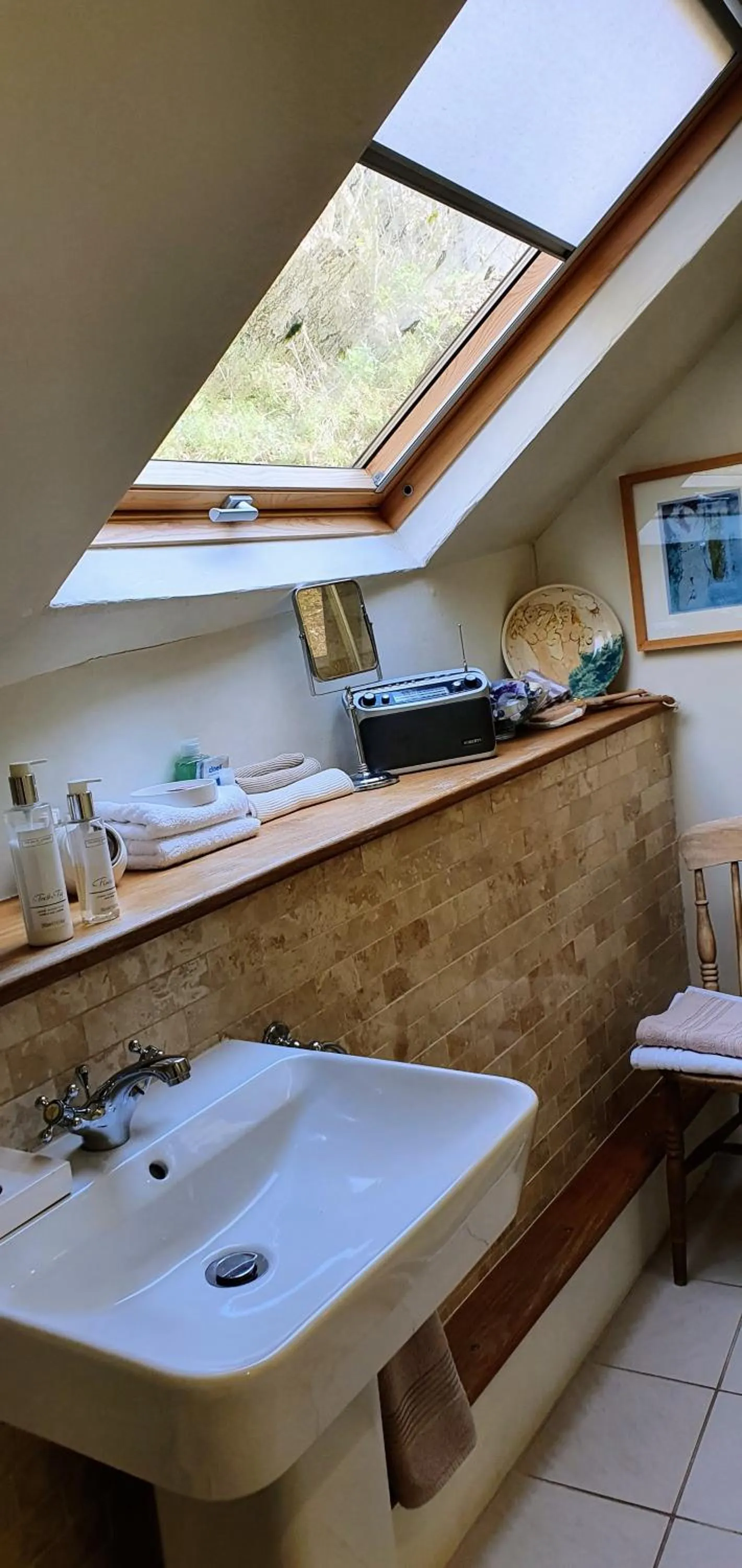 Bathroom in Tracebridge Cottage B&B