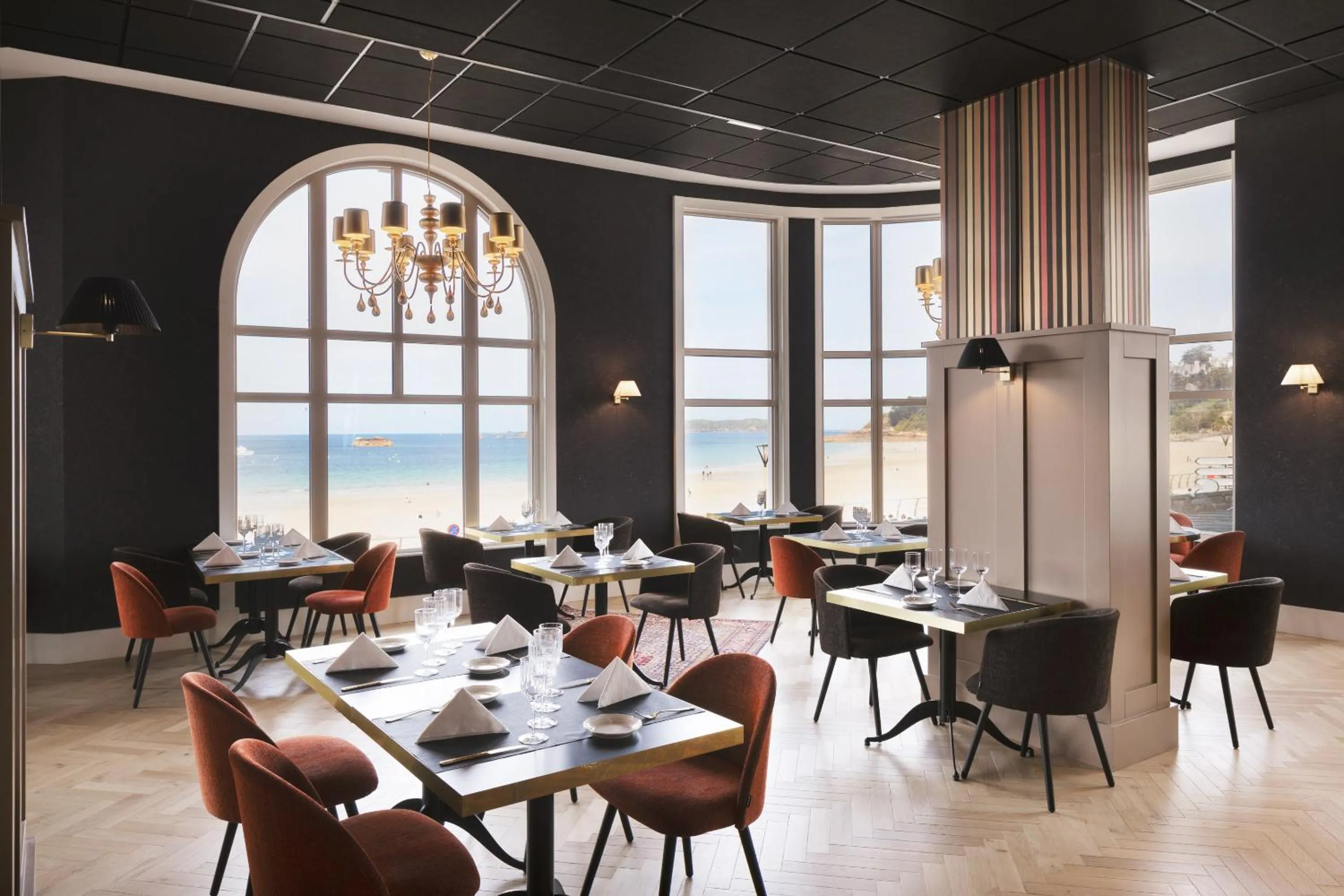 Restaurant/places to eat in Grand Hôtel Perros-Guirec
