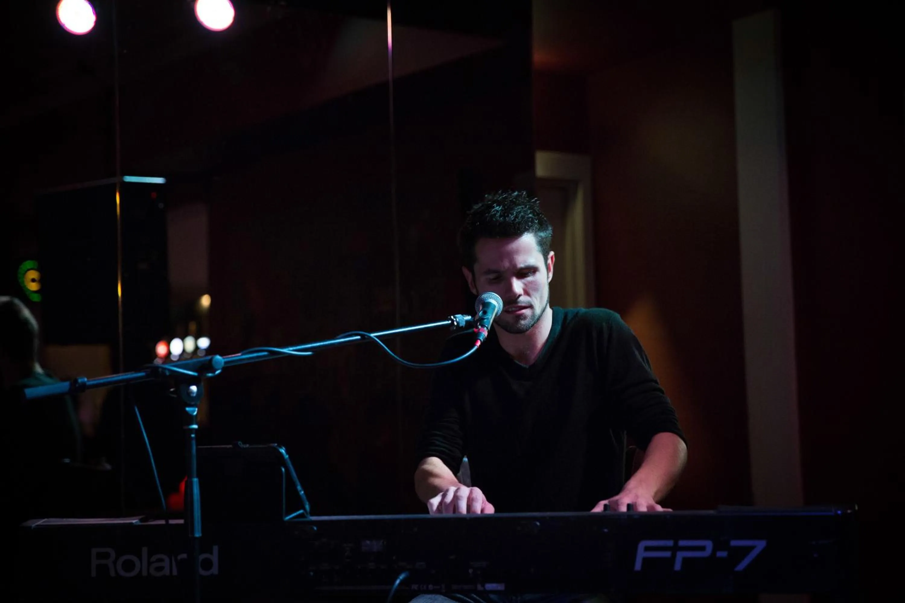 Evening entertainment in Qudos