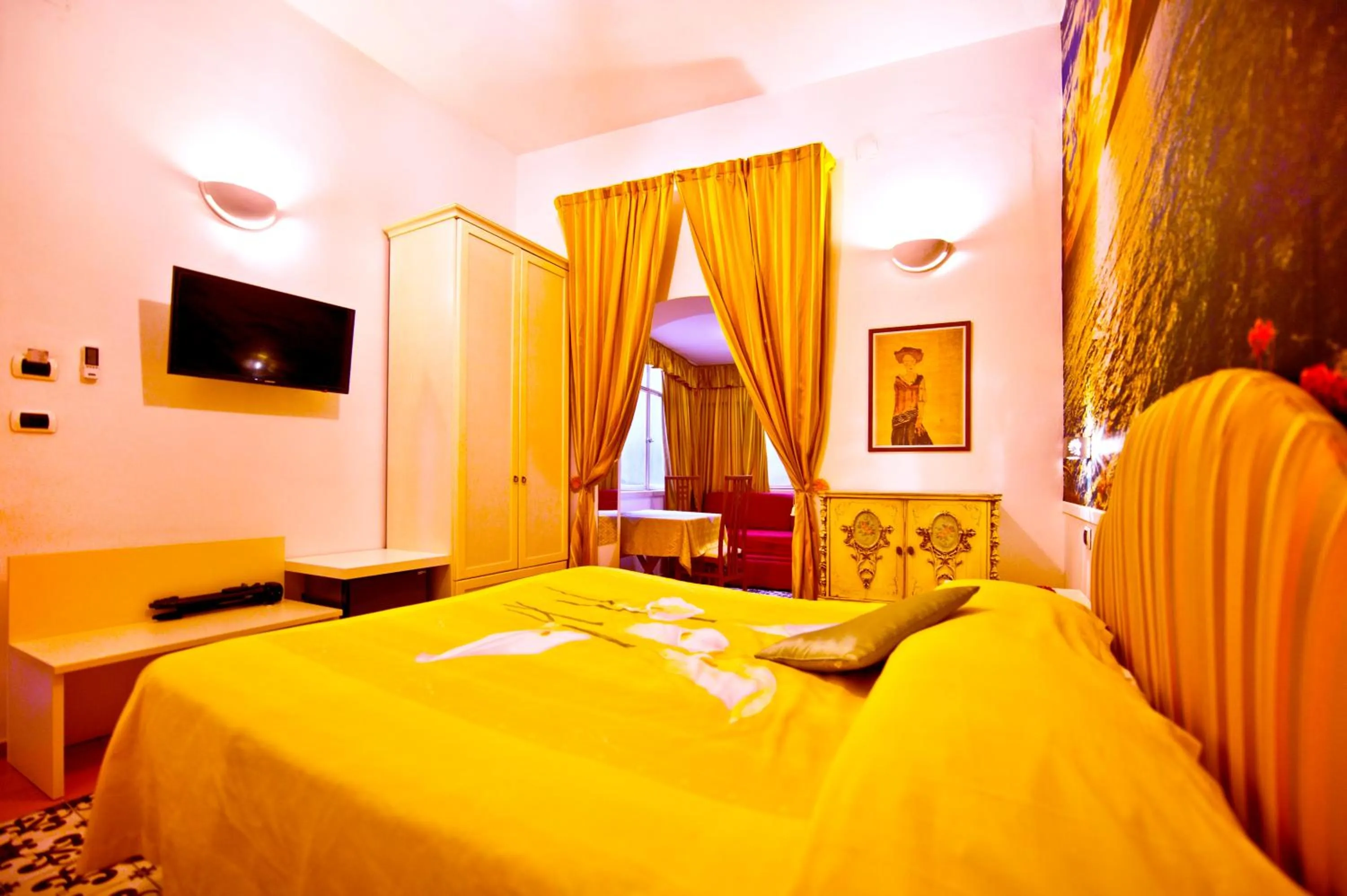 Photo of the whole room, Bed in Residenza Sole Amalfi