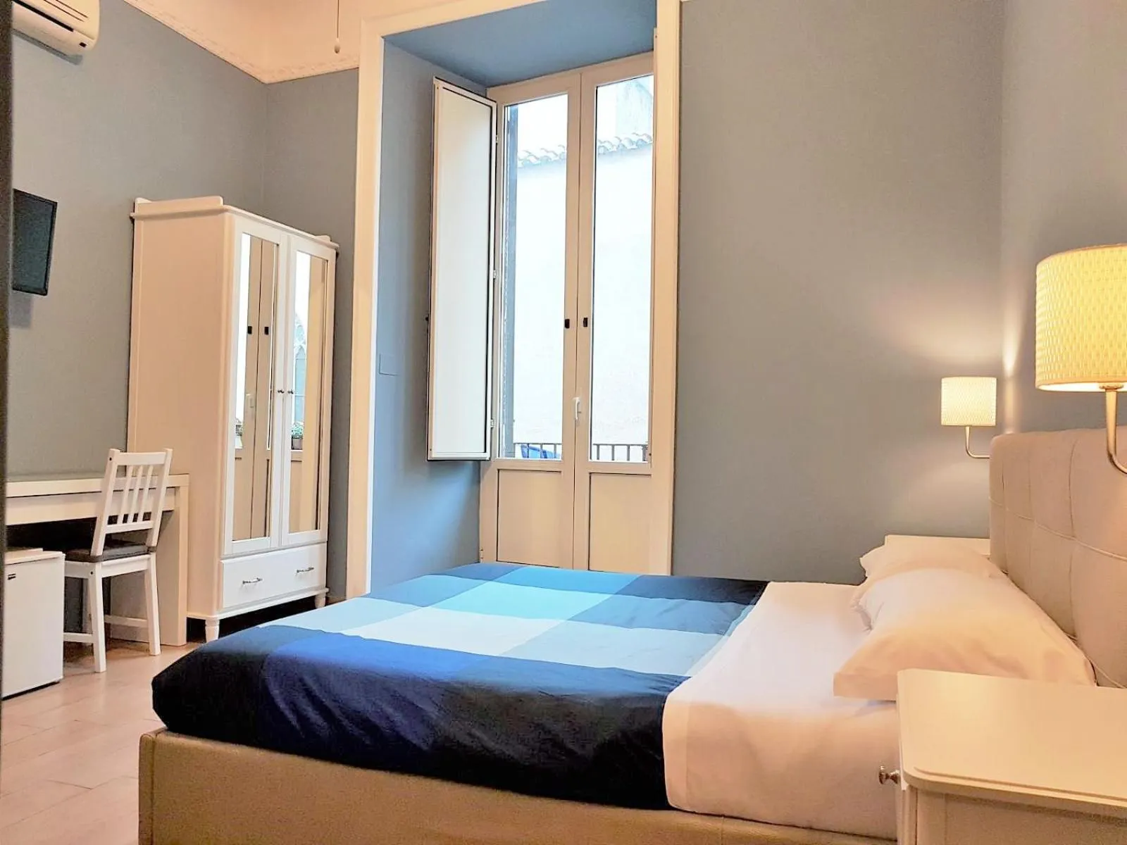 Photo of the whole room, Bed in Hotel Meublè Santa Chiara Suite