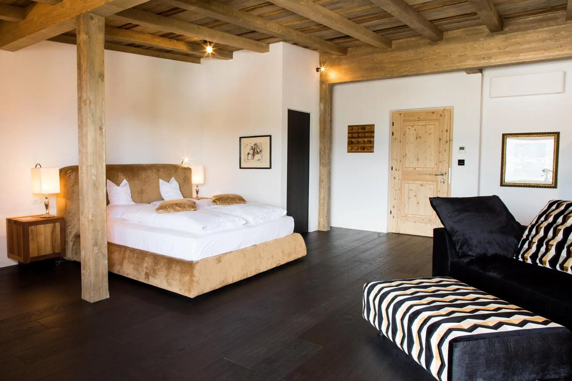 Decorative detail, Bed in Romantik Hotel Turm