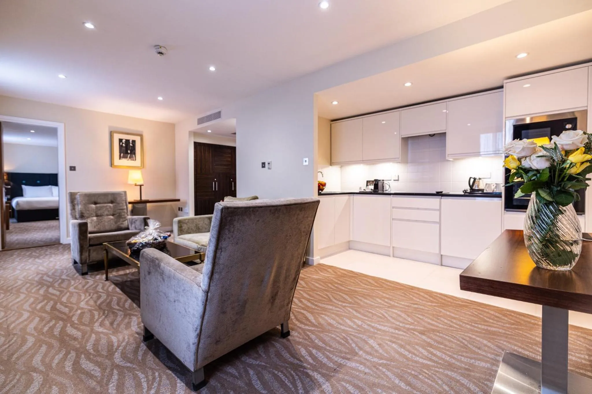 Photo of the whole room in Holiday Inn London Kensington High St. by IHG