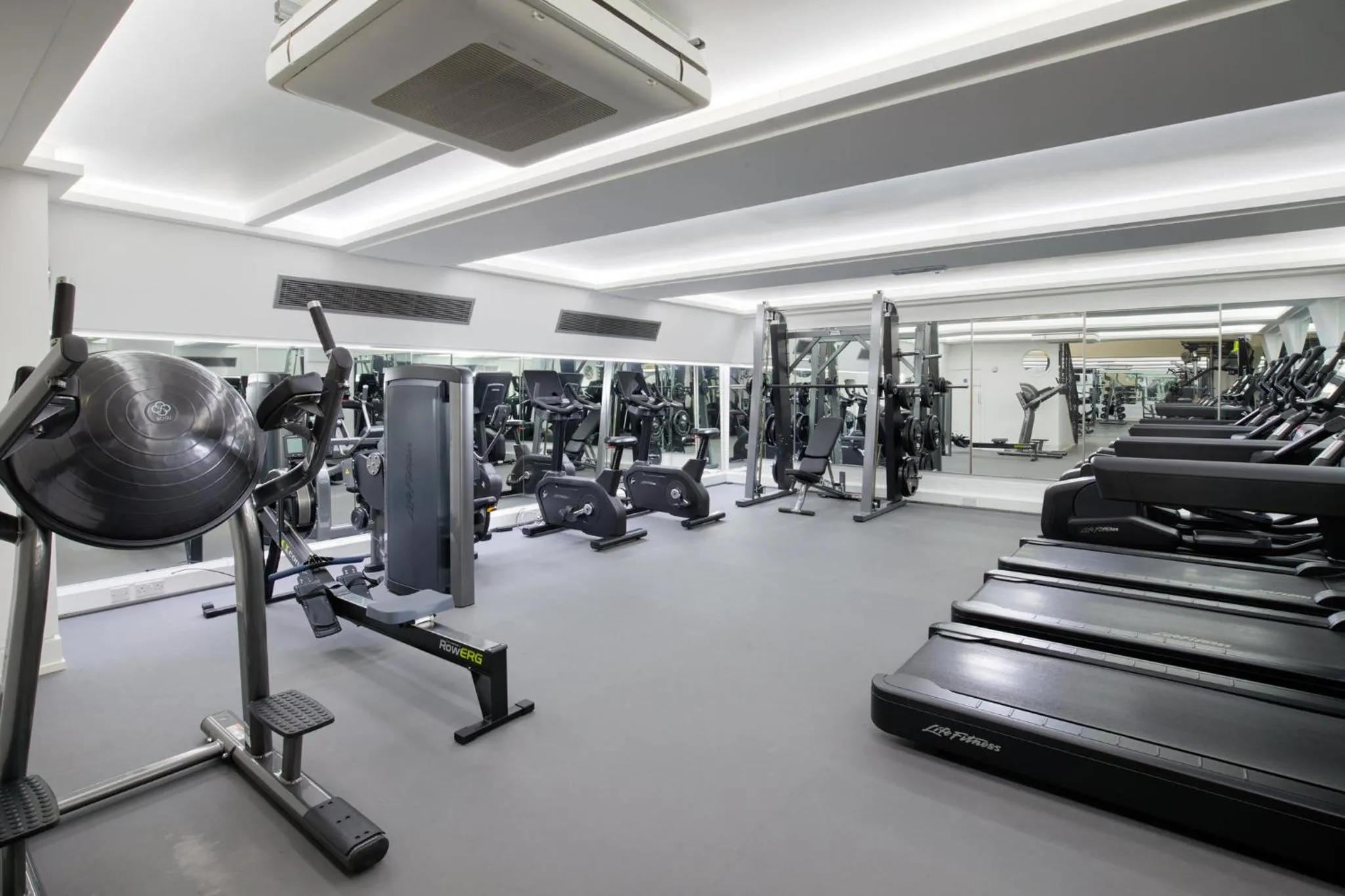 Fitness centre/facilities in Holiday Inn London Kensington High St. by IHG