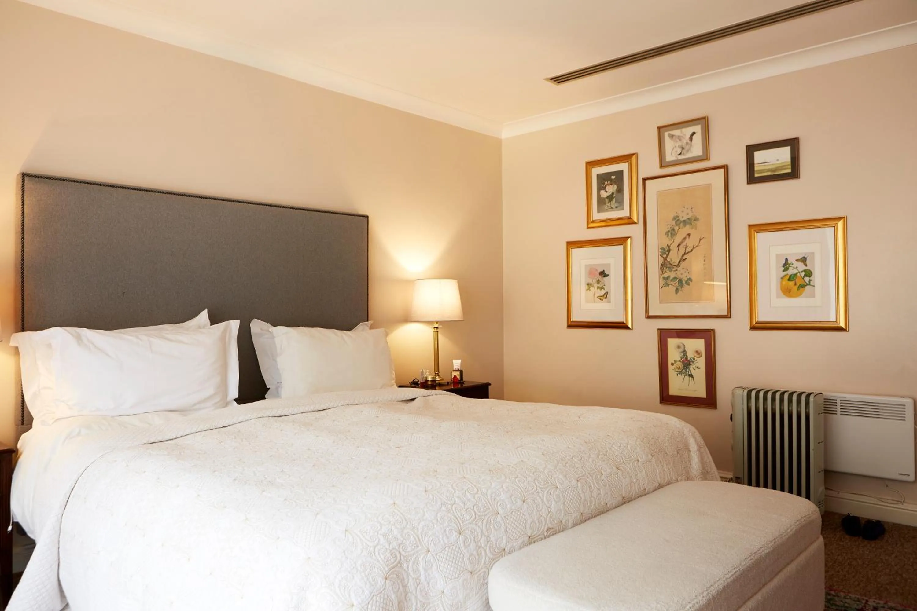 Bed in 9 Hertford Street - 4 Stars VisitEngland